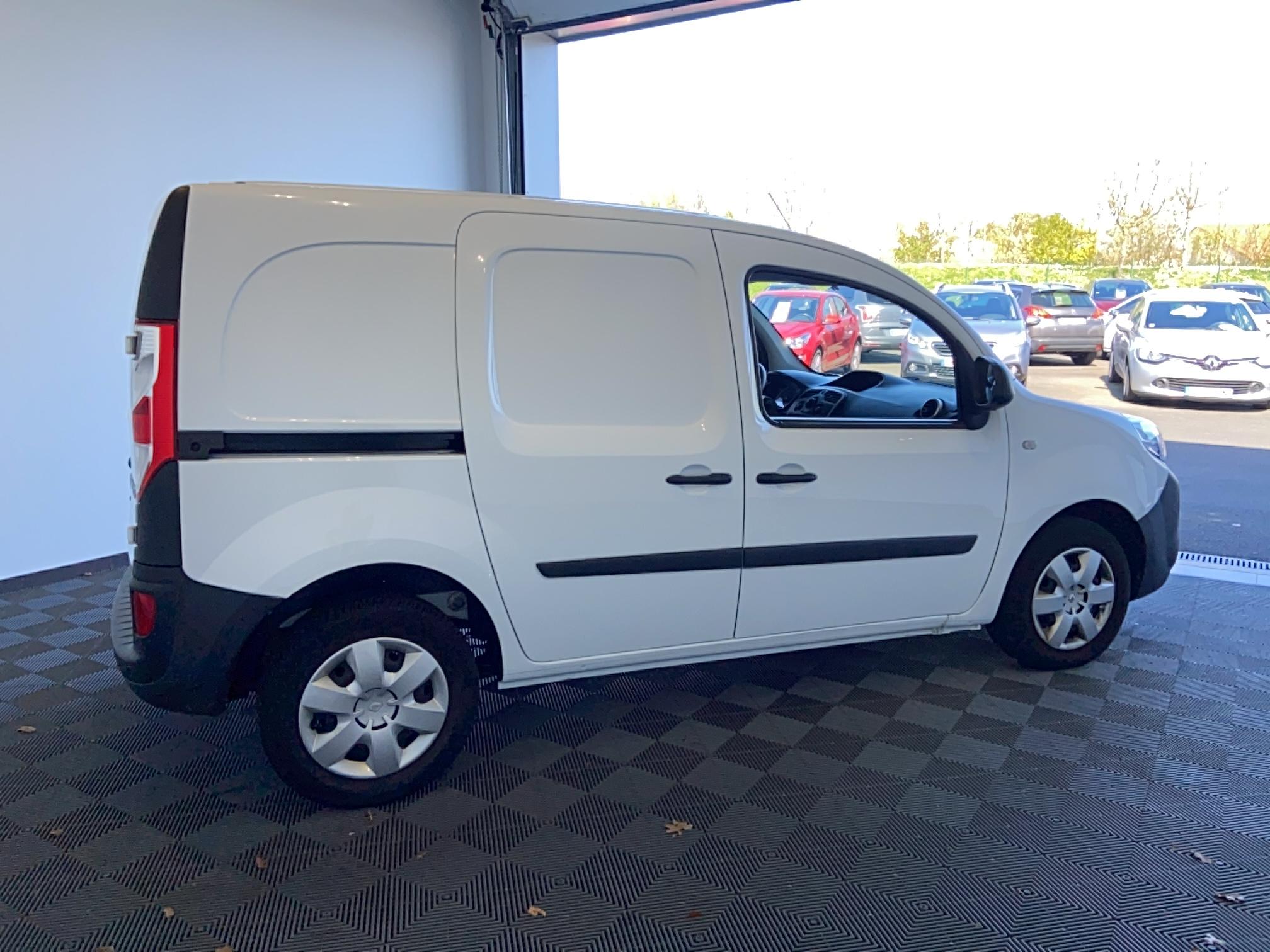 RENAULT KANGOO EXPRESS BLUE DCI 95 EXTRA R-LINK - Véhicule Occasion - Océane Auto RENAULT KANGOO EXPRESS BLUE DCI 95 EXTRA R-LINK - Véhicule Occasion Océane Auto