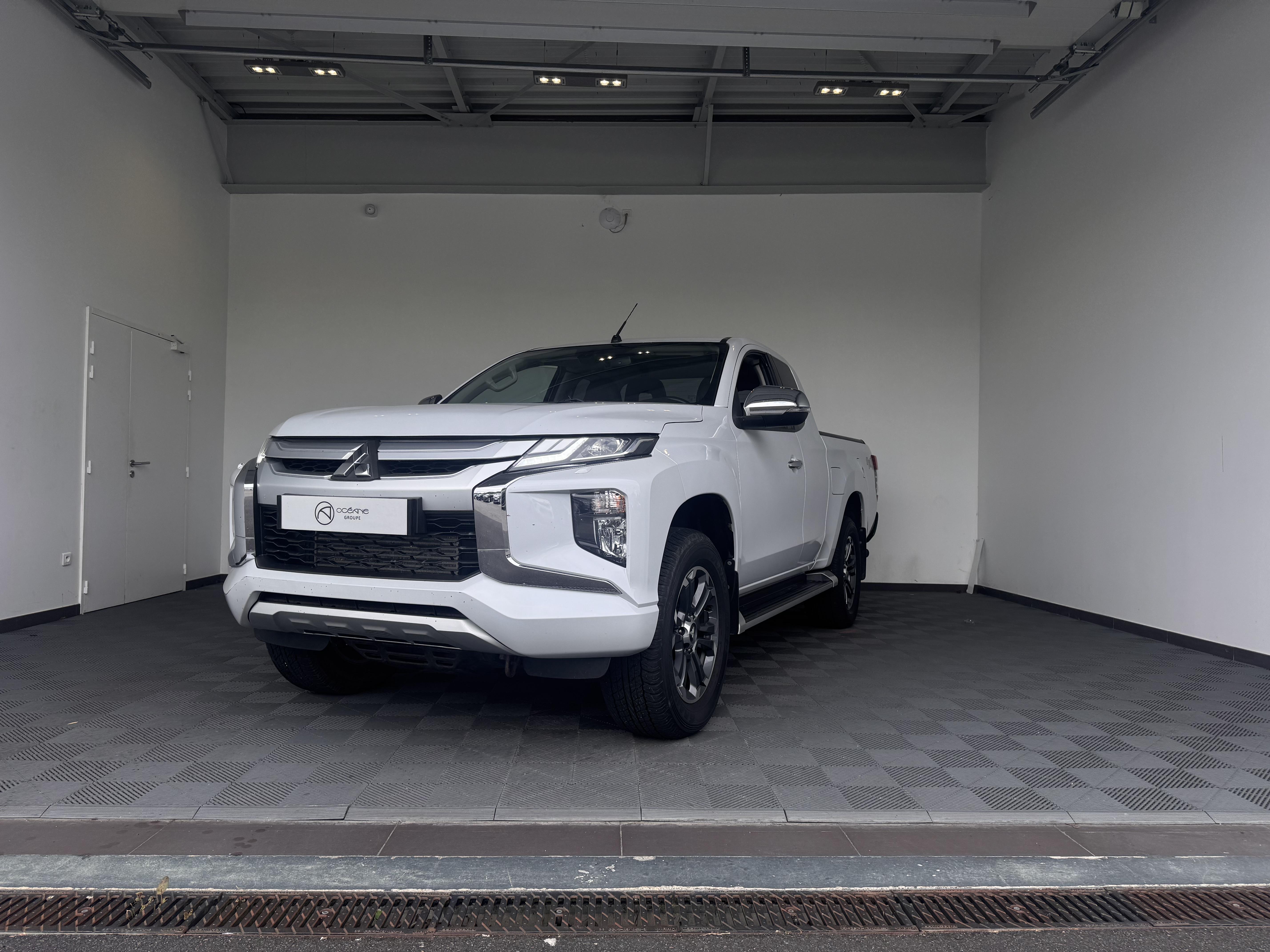 MITSUBISHI L200 CLUB CAB 2.2 DI-D 150 AS&G 4WD INSTYLE - Véhicule Occasion - Océane Auto MITSUBISHI L200 CLUB CAB 2.2 DI-D 150 AS&G 4WD INSTYLE - Véhicule Occasion Océane Auto