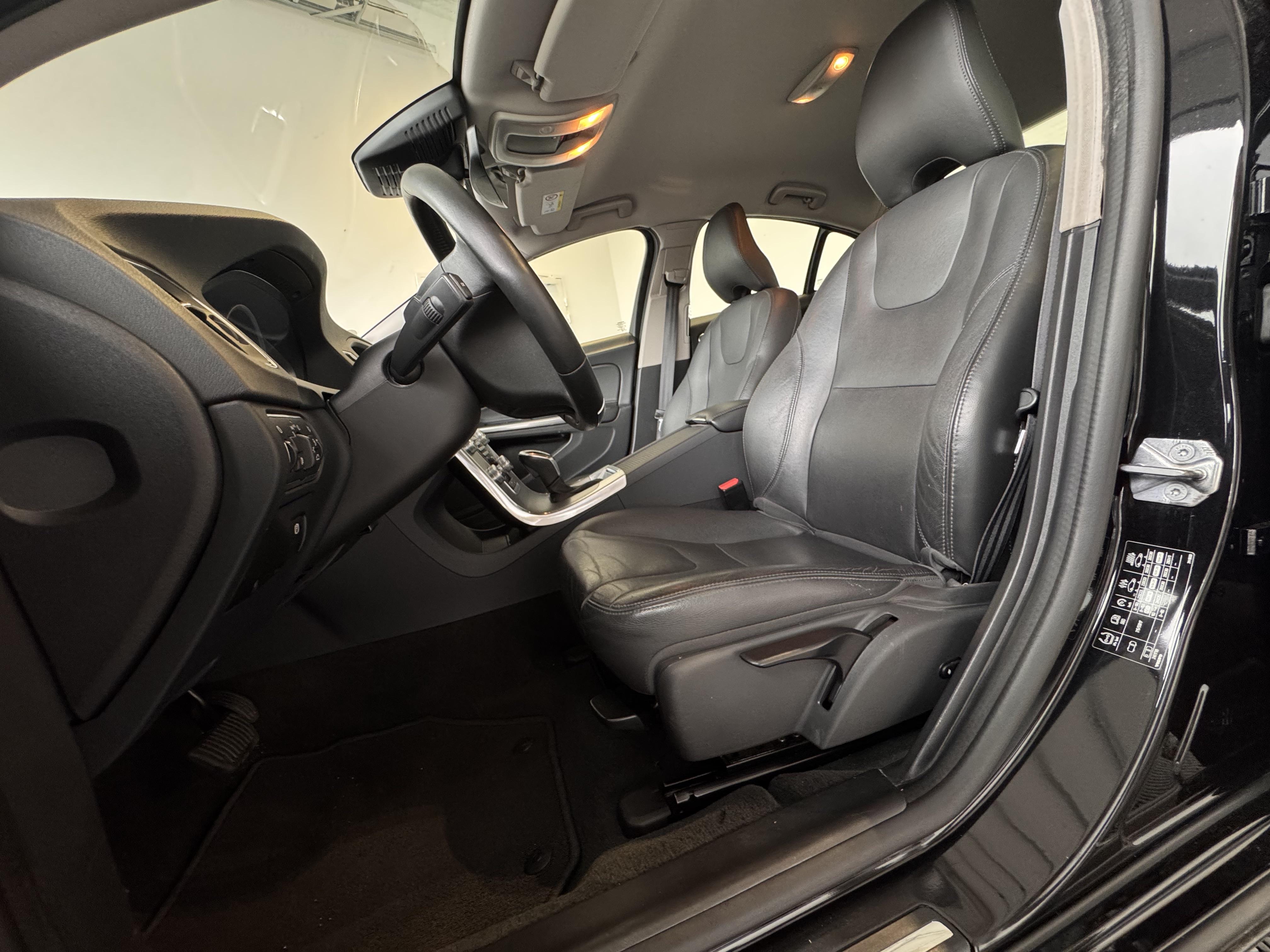 VOLVO S60 D2 120 ch Stop&Start Geartronic 6 Business - Véhicule Occasion Océane Auto