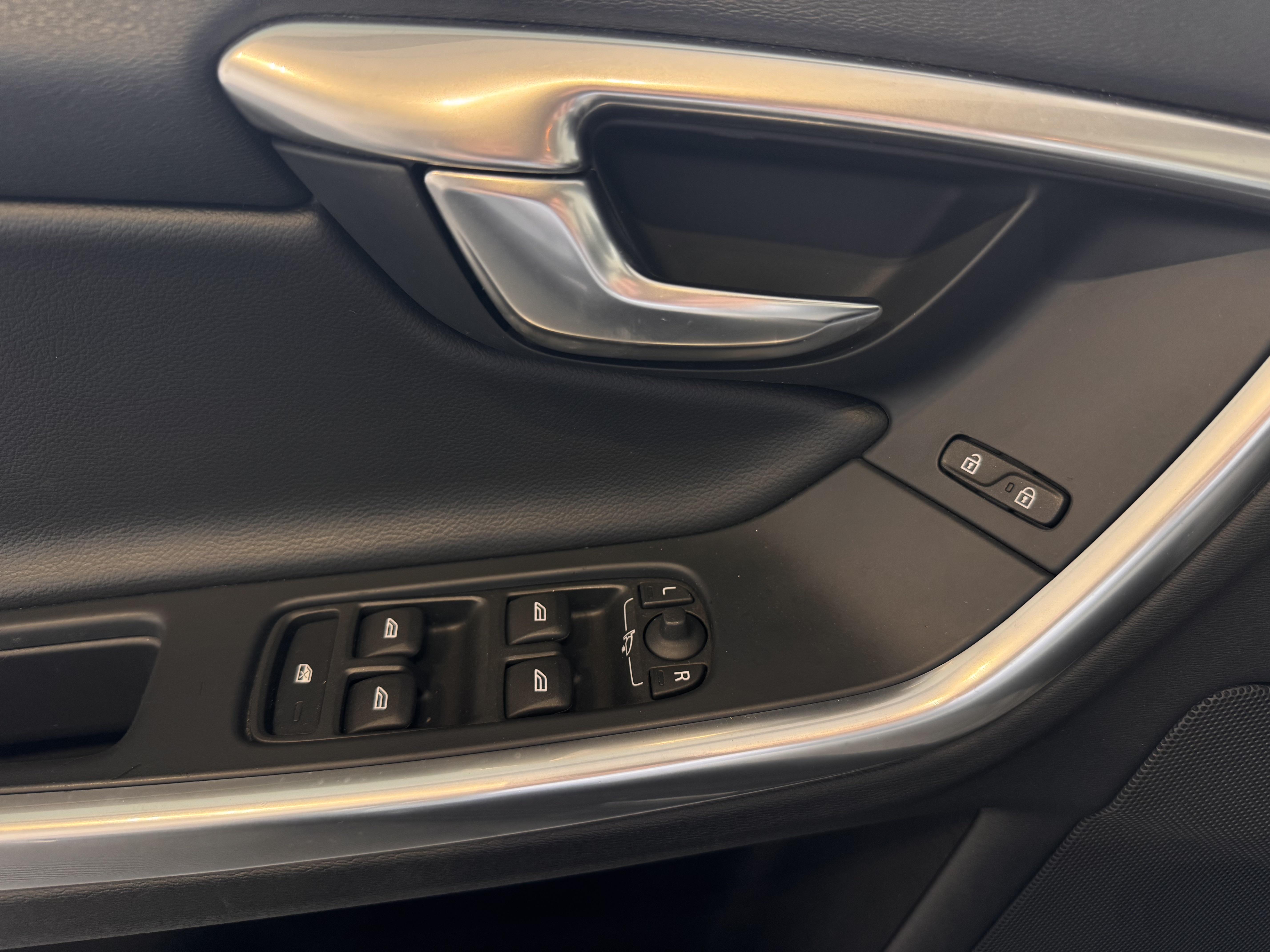 VOLVO S60 D2 120 ch Stop&Start Geartronic 6 Business - Véhicule Occasion Océane Auto