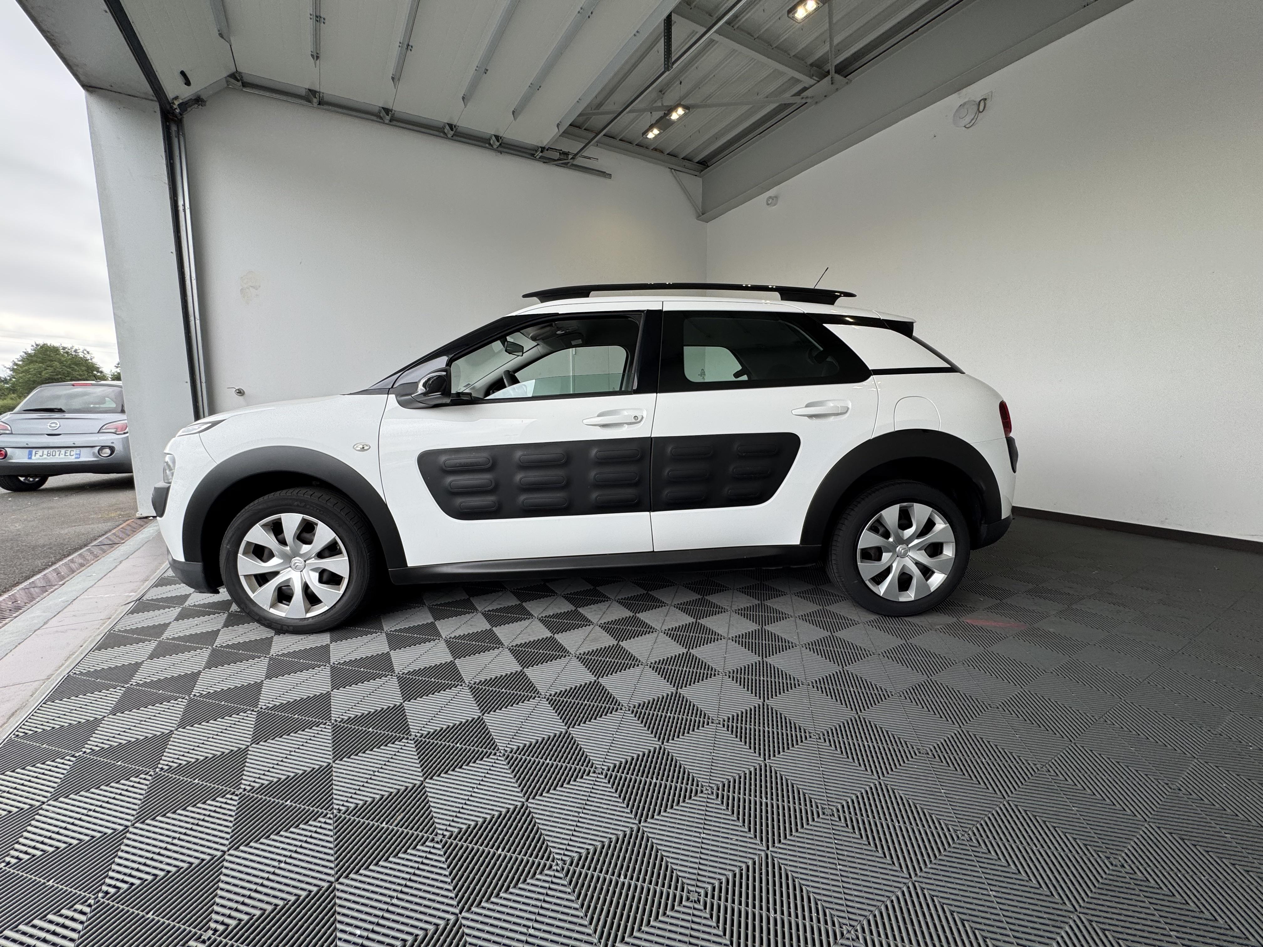 CITROEN C4 Cactus PureTech 82 Feel - Véhicule Occasion - Océane Auto CITROEN C4 Cactus PureTech 82 Feel - Véhicule Occasion Océane Auto