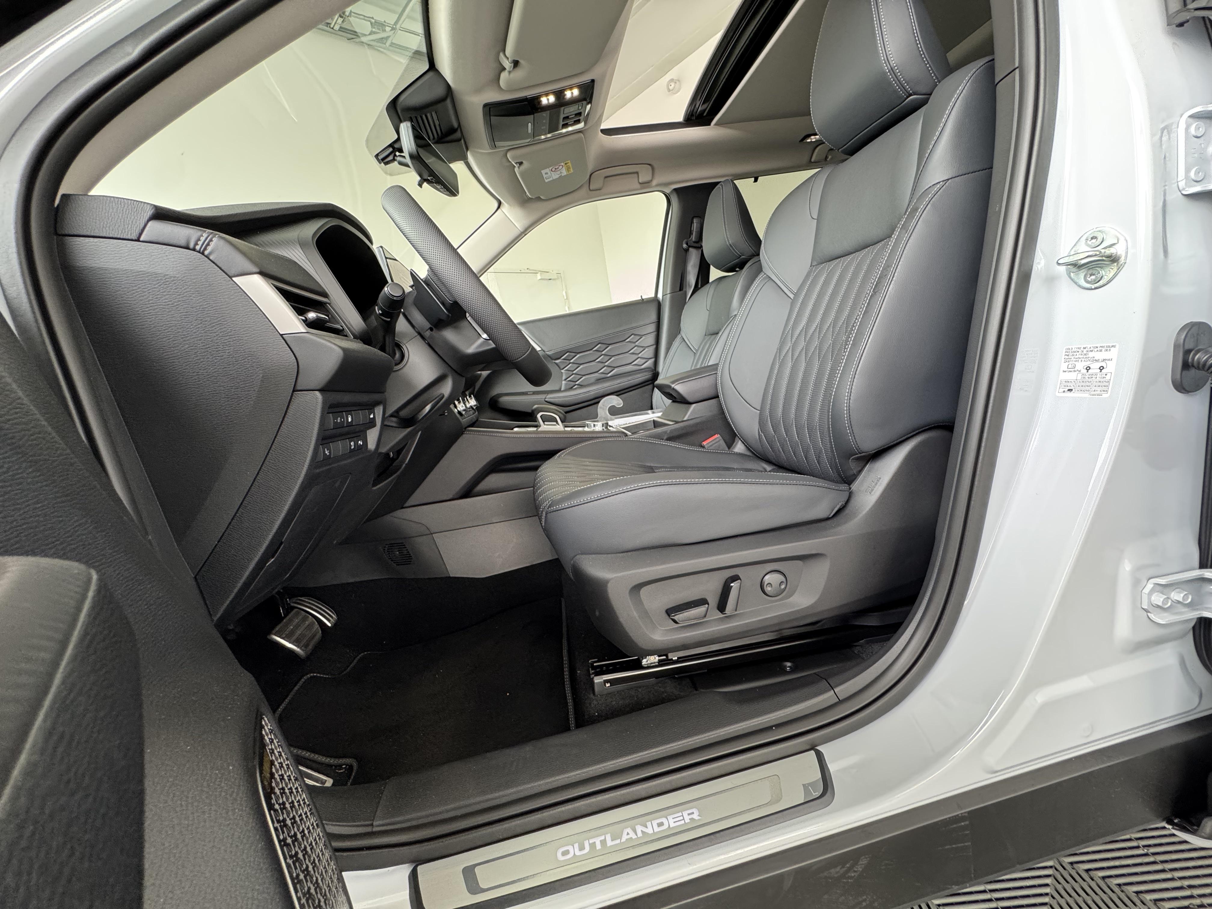MITSUBISHI Outlander 2.4 MIVEC PHEV 306 4WD Instyle - Véhicule Occasion Océane Auto