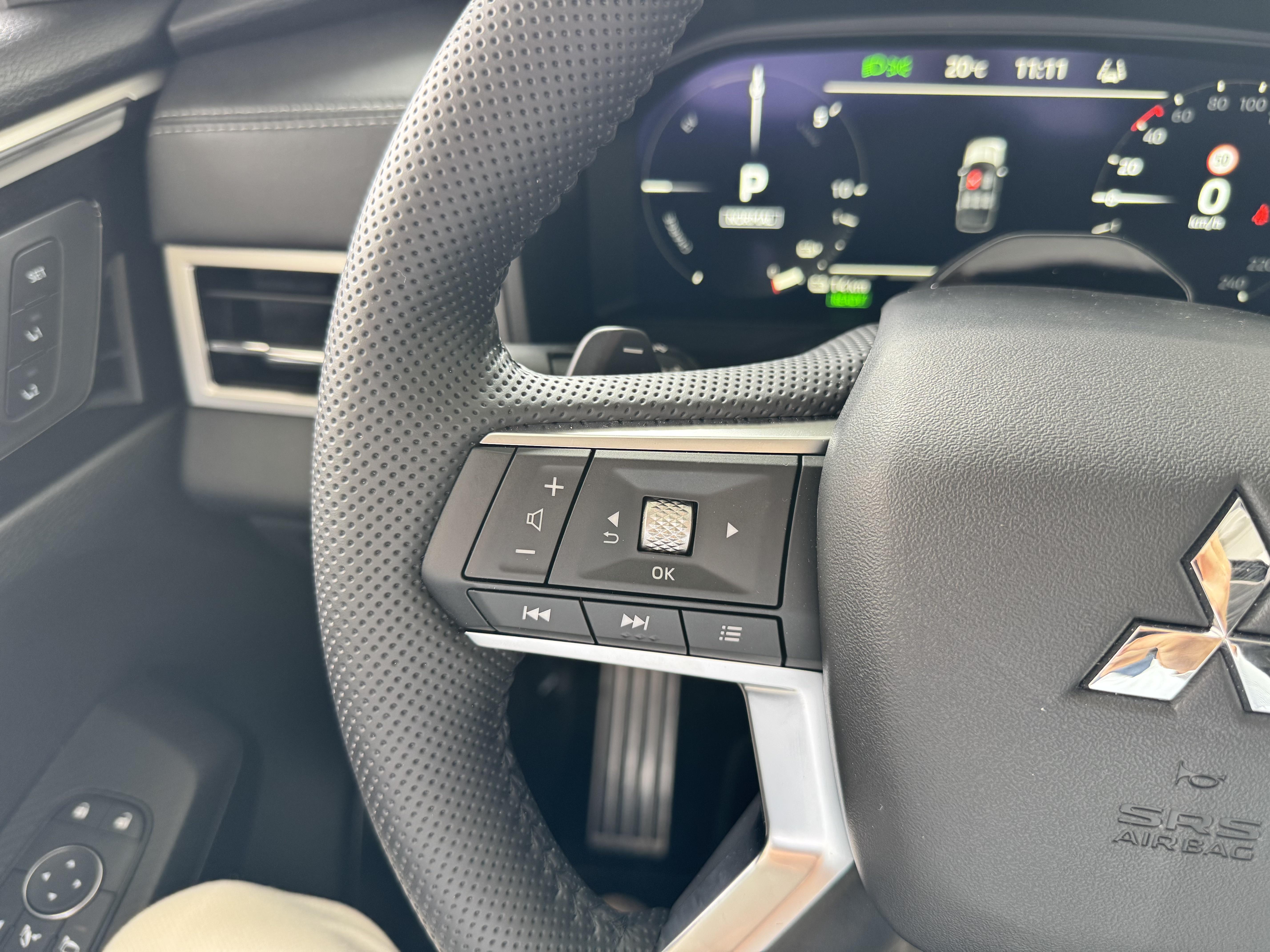MITSUBISHI Outlander 2.4 MIVEC PHEV 306 4WD Instyle - Véhicule Occasion Océane Auto