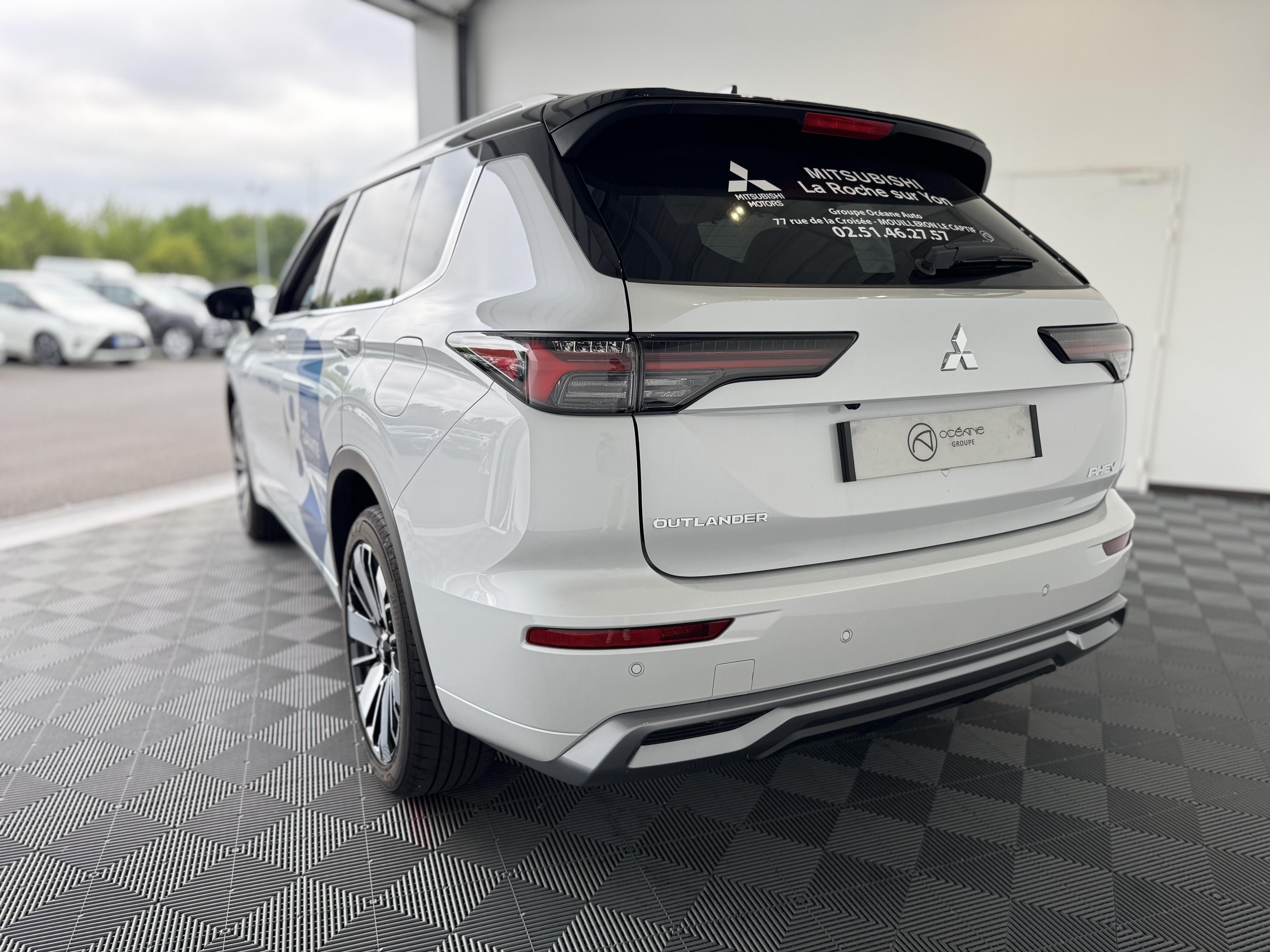 MITSUBISHI Outlander 2.4 MIVEC PHEV 306 4WD Instyle - Véhicule Occasion Océane Auto