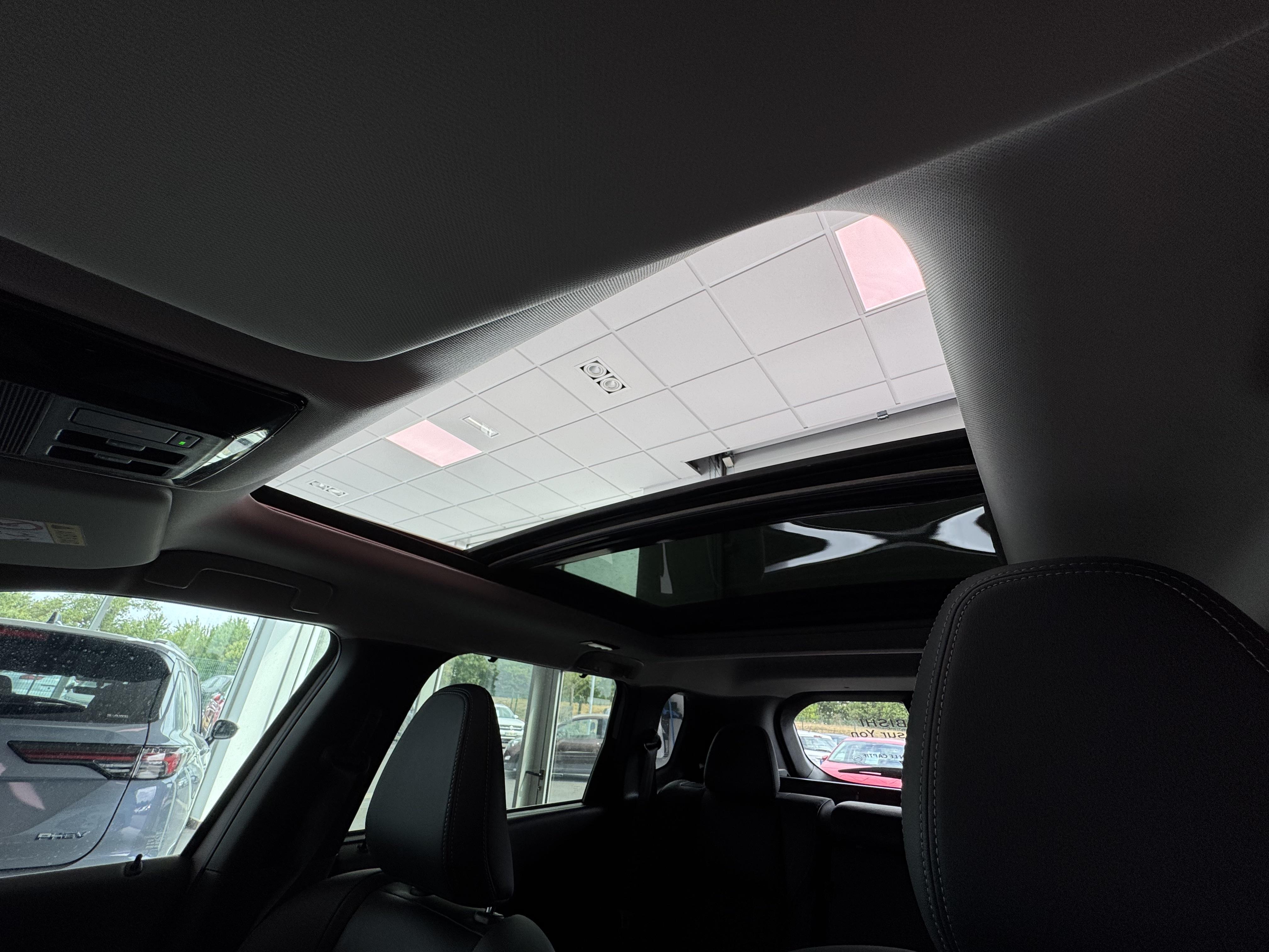 MITSUBISHI Outlander 2.4 MIVEC PHEV 306 4WD Instyle - Véhicule Occasion Océane Auto