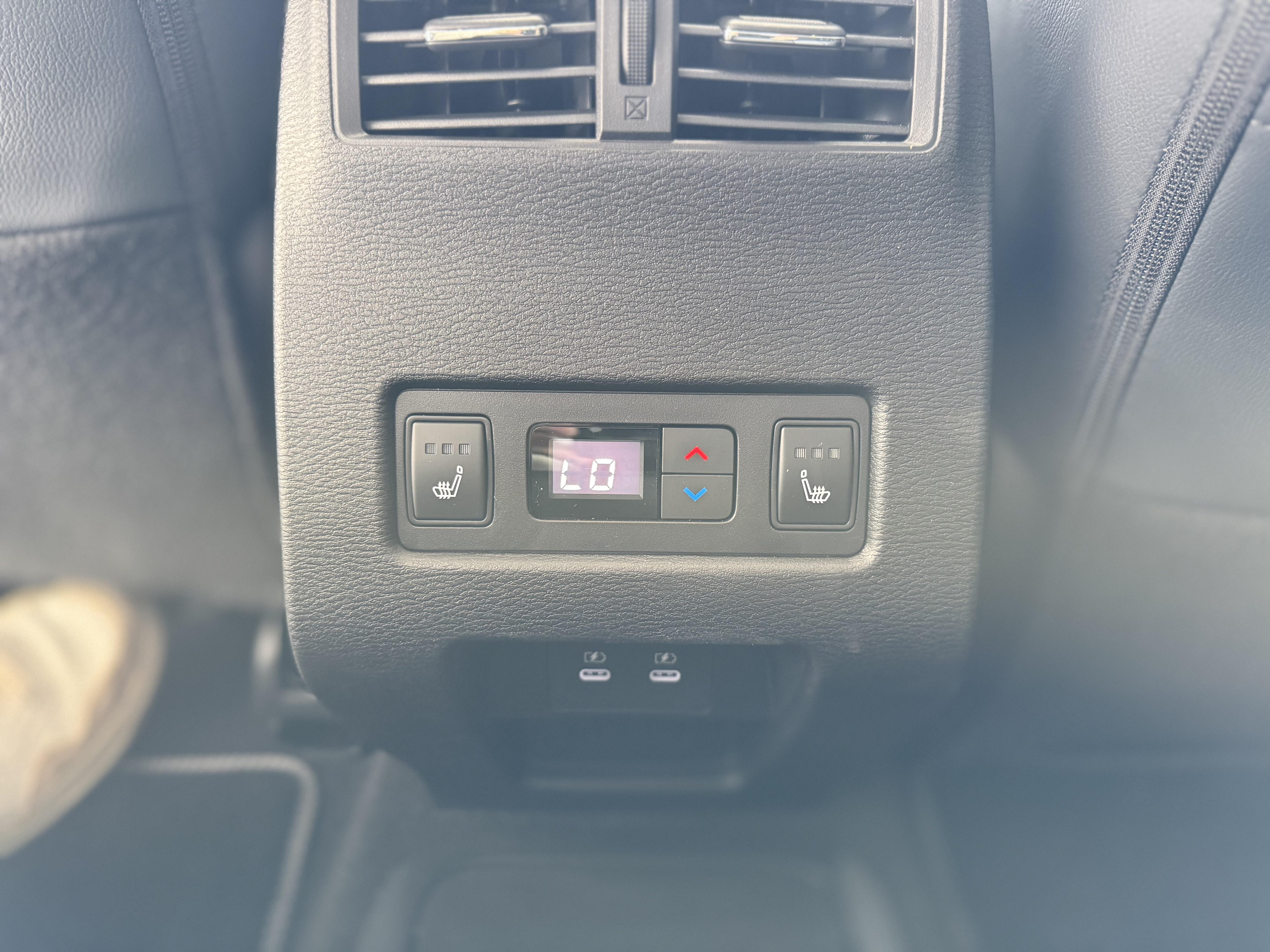 MITSUBISHI Outlander 2.4 MIVEC PHEV 306 4WD Instyle - Véhicule Occasion Océane Auto