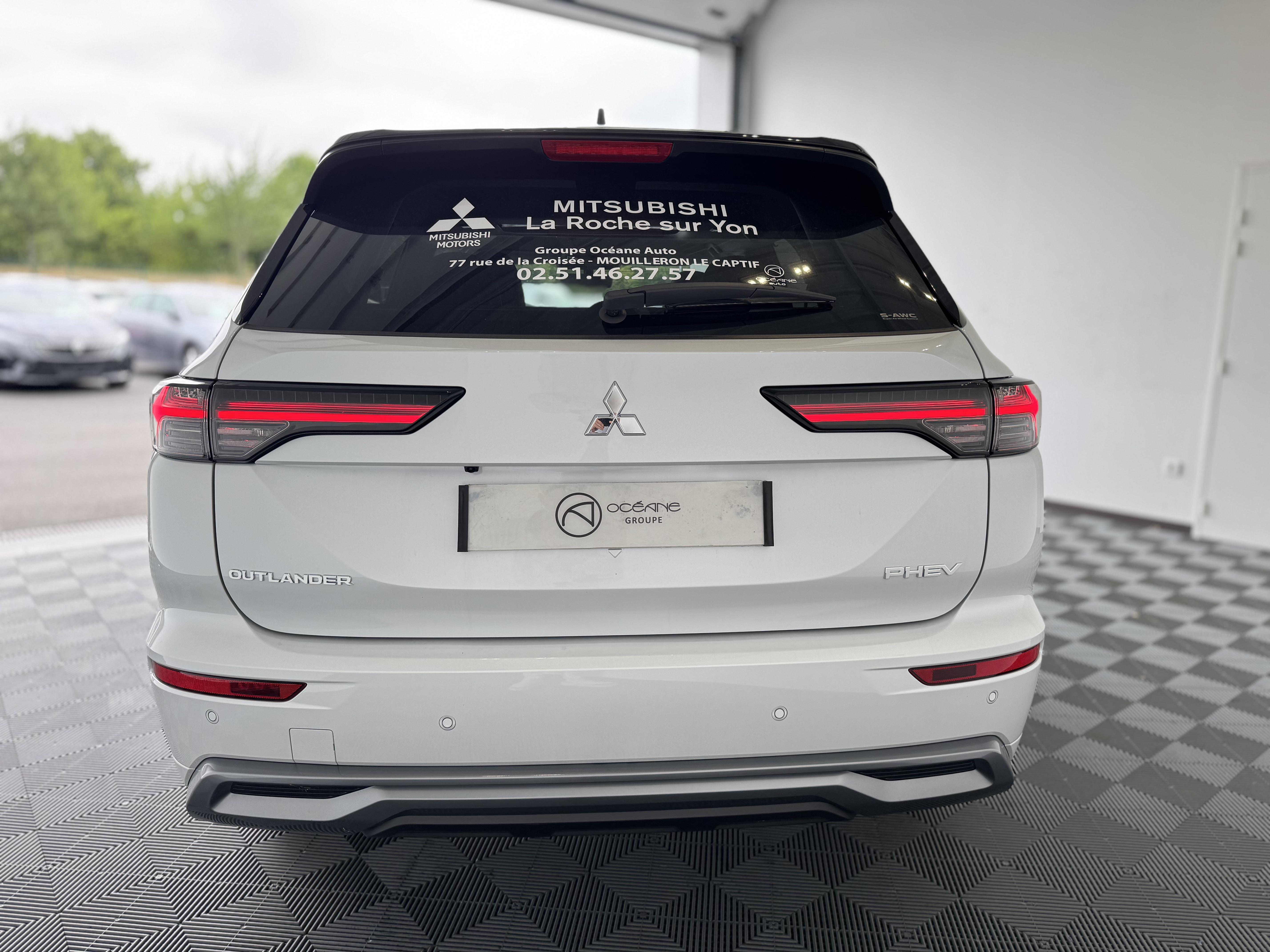 MITSUBISHI Outlander 2.4 MIVEC PHEV 306 4WD Instyle - Véhicule Occasion Océane Auto