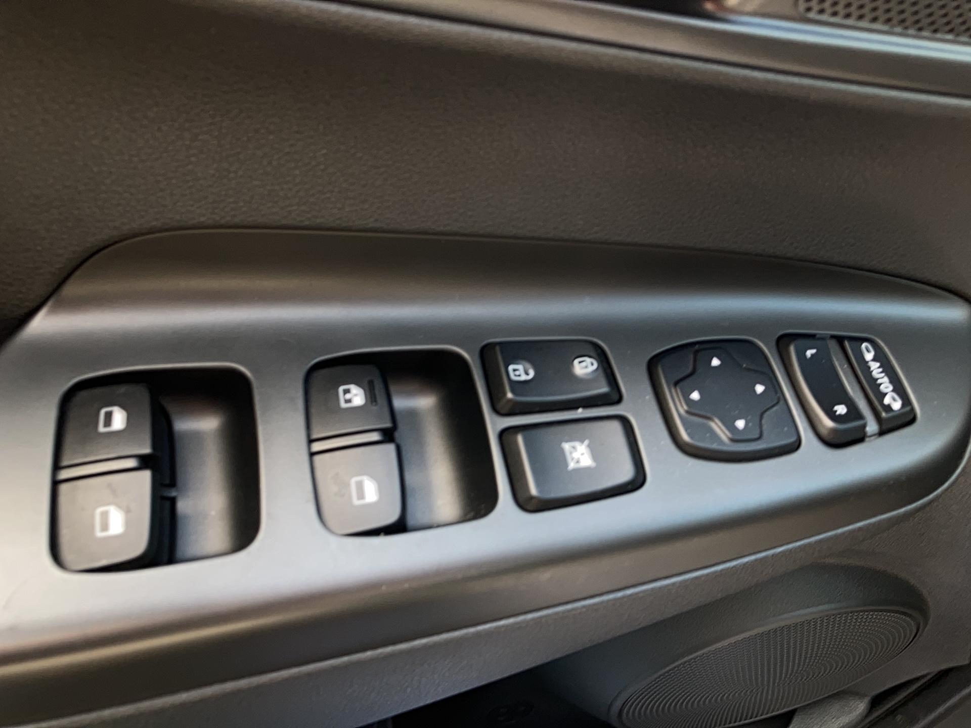 HYUNDAI Kona Electrique 39 kWh - 136 ch Intuitive - Véhicule Occasion - Océane Auto HYUNDAI Kona Electrique 39 kWh - 136 ch Intuitive - Véhicule Occasion Océane Auto