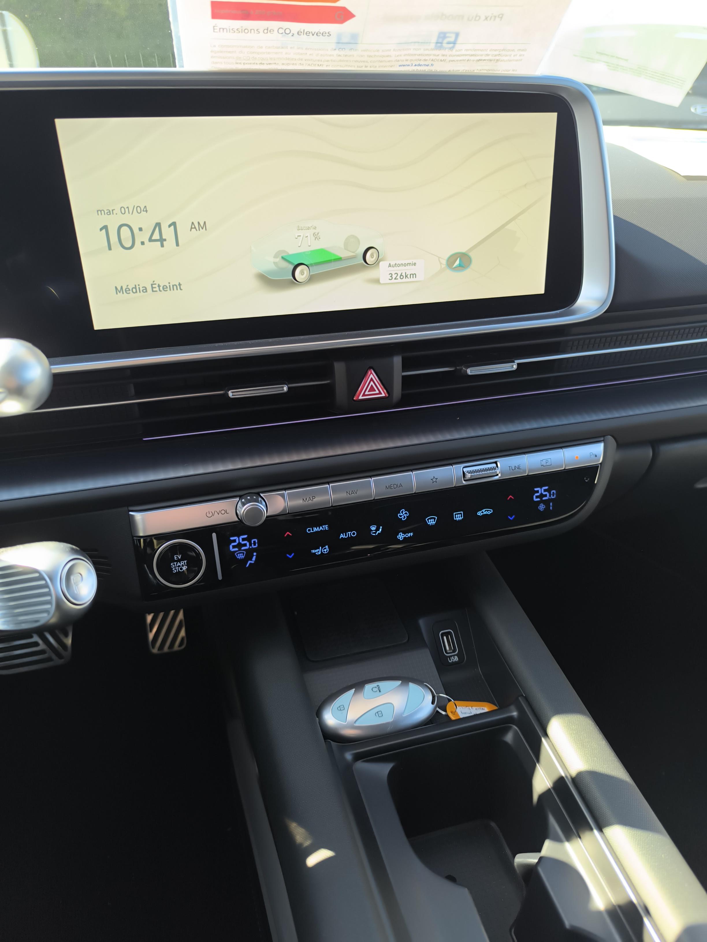HYUNDAI Ioniq 6 77 kWh HTRAC - 325 ch Executive - Véhicule Occasion - Océane Auto HYUNDAI Ioniq 6 77 kWh HTRAC - 325 ch Executive - Véhicule Occasion Océane Auto