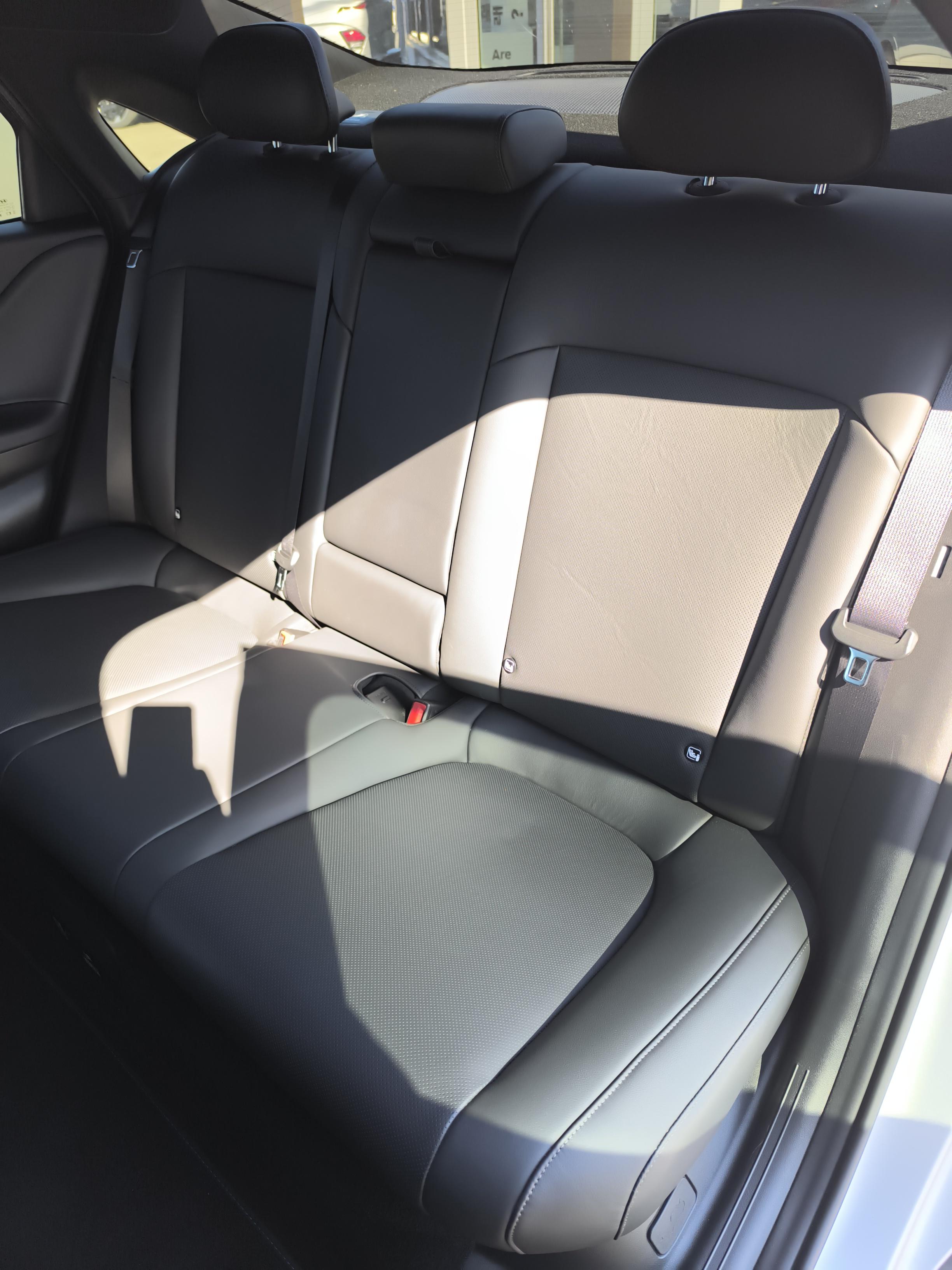 HYUNDAI Ioniq 6 77 kWh HTRAC - 325 ch Executive - Véhicule Occasion - Océane Auto HYUNDAI Ioniq 6 77 kWh HTRAC - 325 ch Executive - Véhicule Occasion Océane Auto