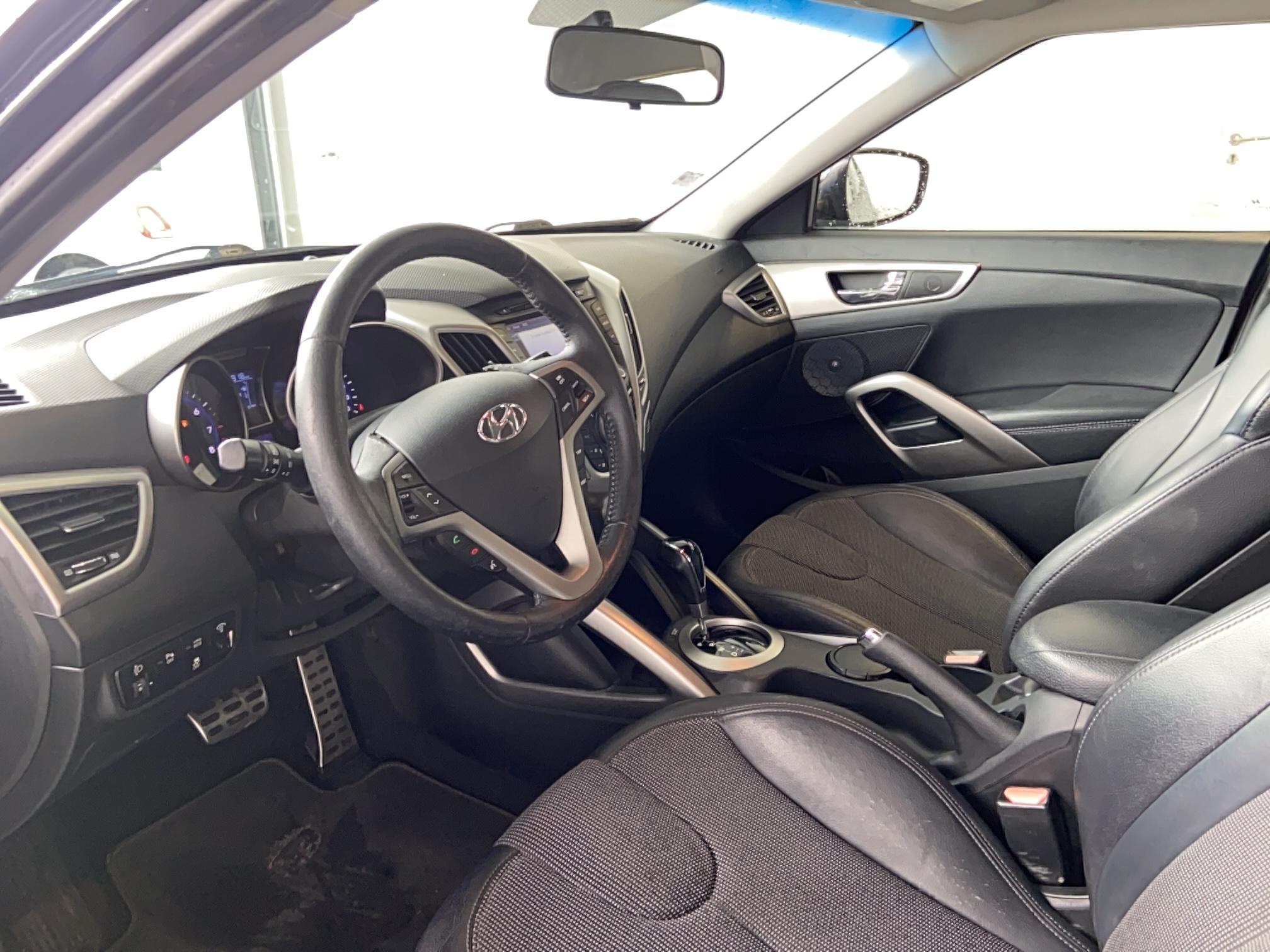 HYUNDAI Veloster 1.6 GDI 140 Pack Sensation DCT-6 - Véhicule Occasion - Océane Auto HYUNDAI Veloster 1.6 GDI 140 Pack Sensation DCT-6 - Véhicule Occasion Océane Auto