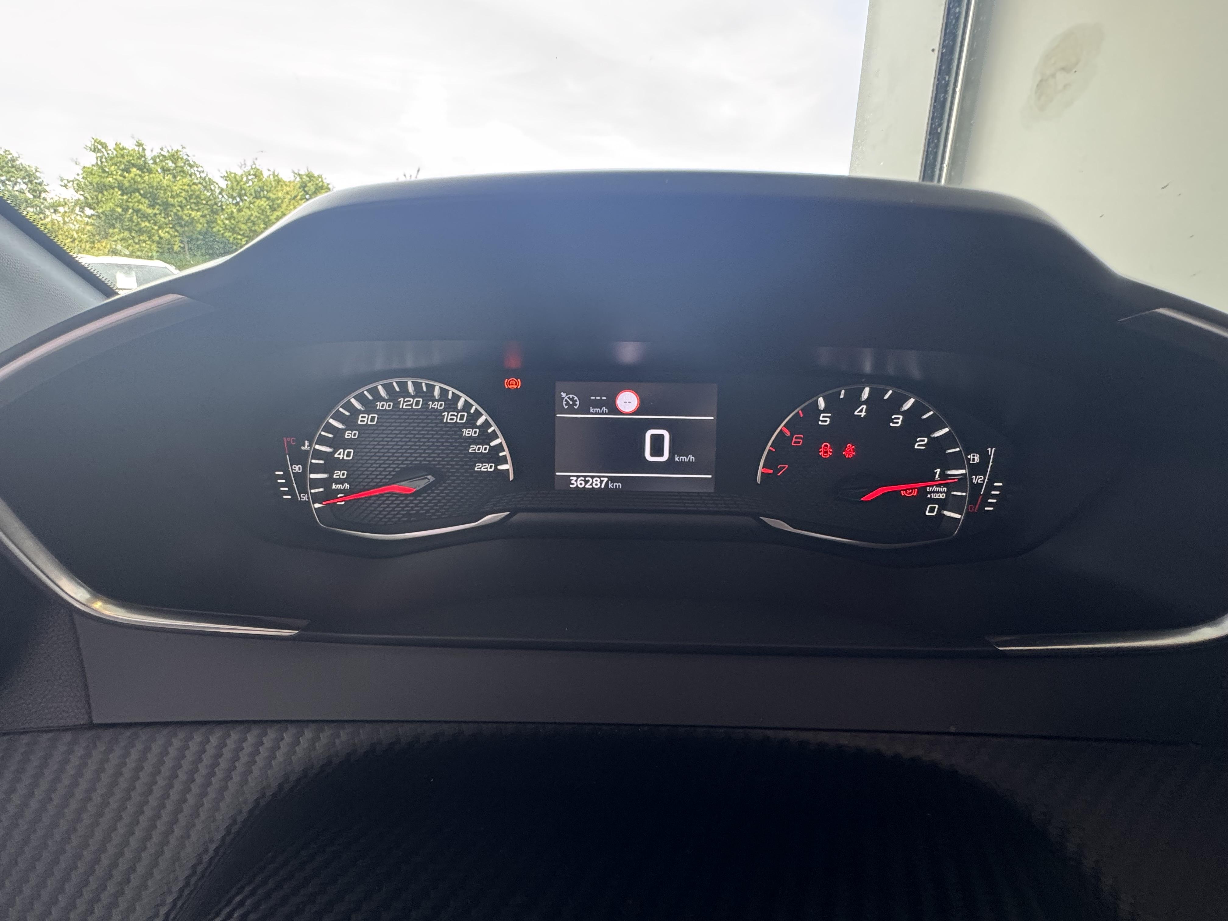 PEUGEOT 208 PureTech 100 S&S BVM6 Active Business - Véhicule Occasion - Océane Auto PEUGEOT 208 PureTech 100 S&S BVM6 Active Business - Véhicule Occasion Océane Auto