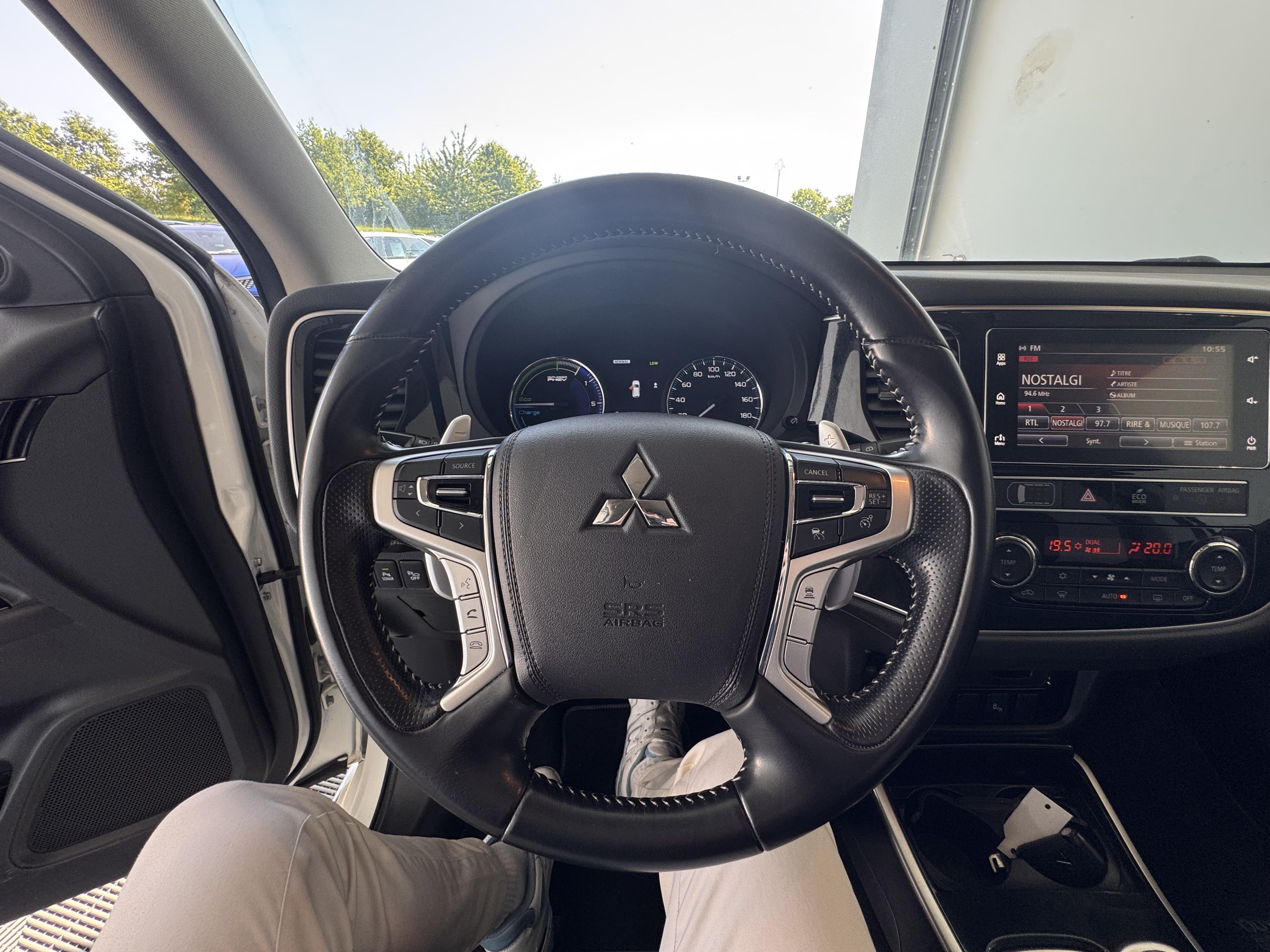 MITSUBISHI Outlander 2.4l PHEV Twin Motor 4WD Business - Véhicule Occasion - Océane Auto MITSUBISHI Outlander 2.4l PHEV Twin Motor 4WD Business - Véhicule Occasion Océane Auto