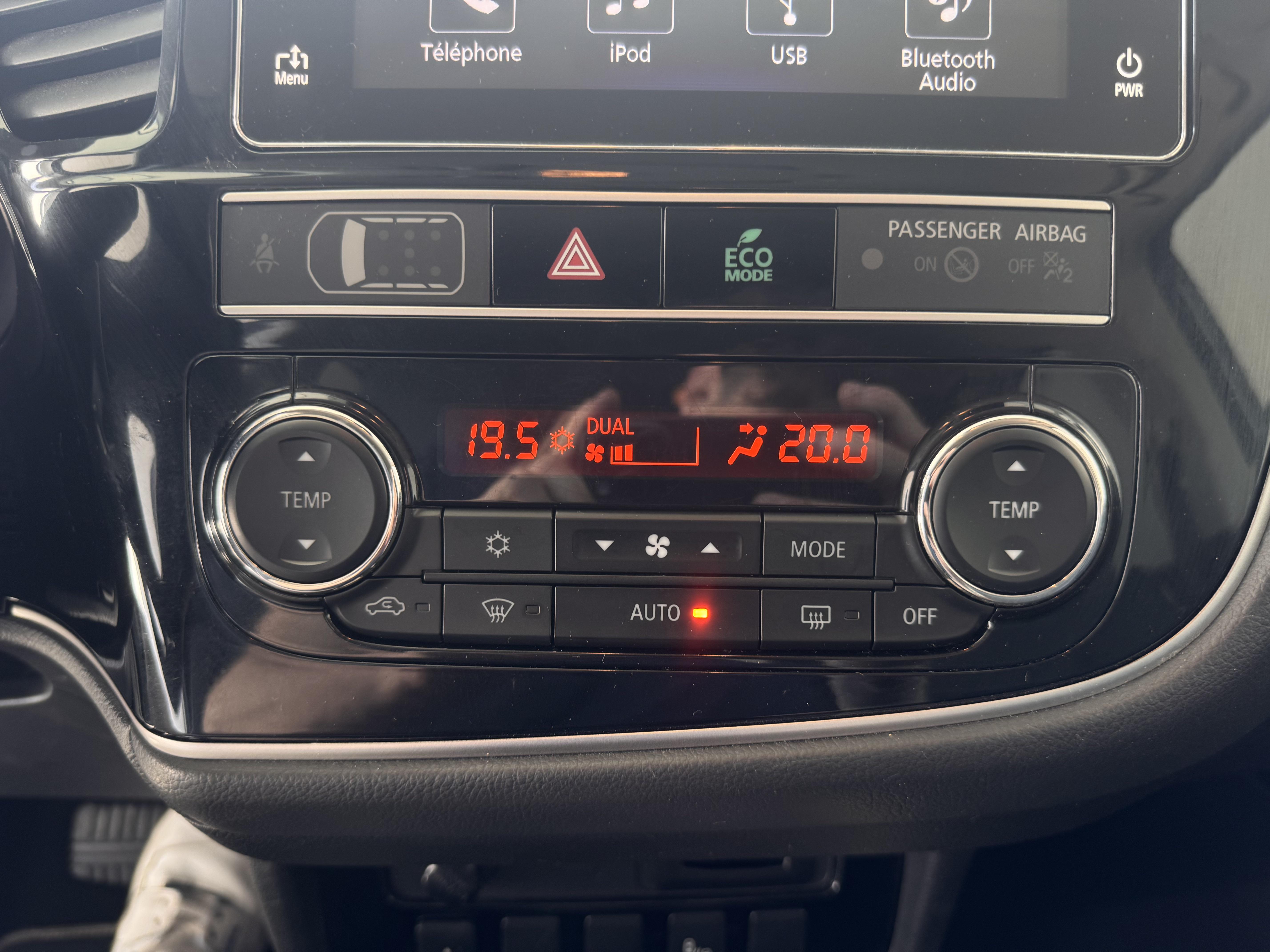 MITSUBISHI Outlander 2.4l PHEV Twin Motor 4WD Business - Véhicule Occasion - Océane Auto MITSUBISHI Outlander 2.4l PHEV Twin Motor 4WD Business - Véhicule Occasion Océane Auto
