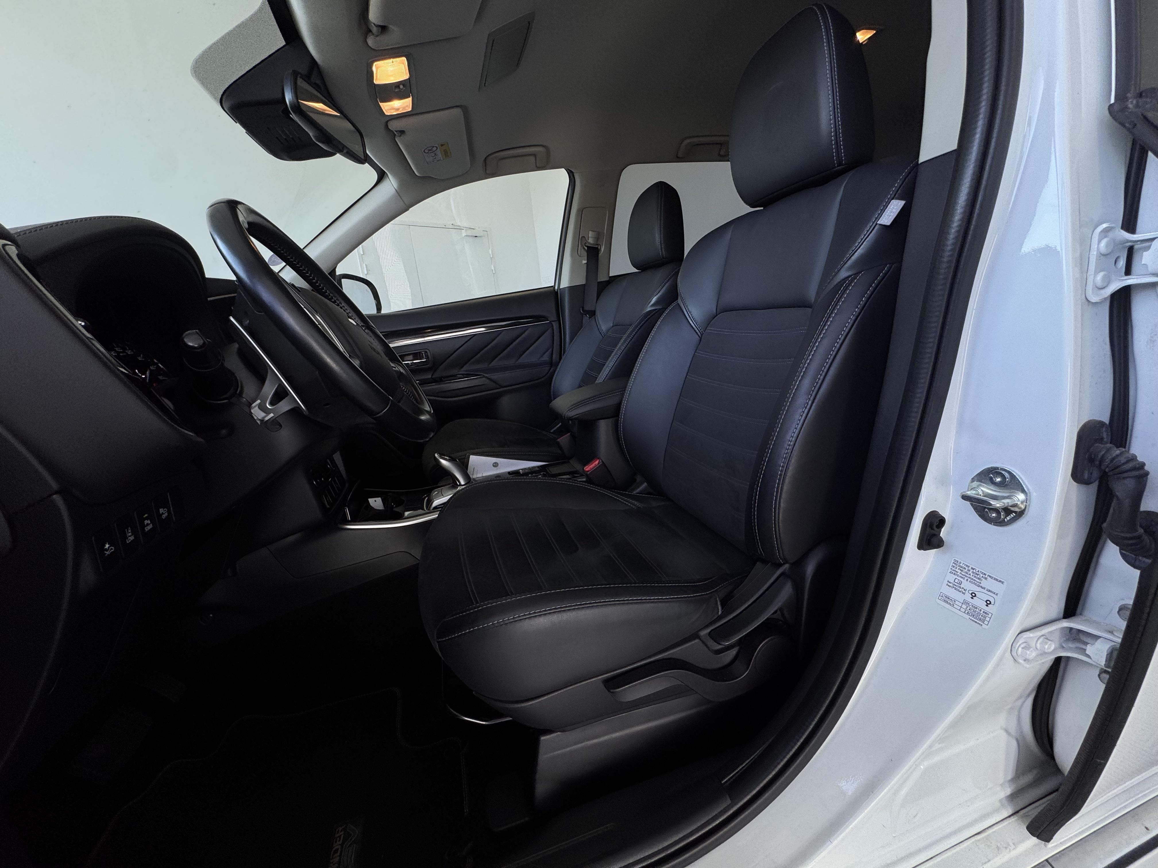 MITSUBISHI Outlander 2.4l PHEV Twin Motor 4WD Business - Véhicule Occasion - Océane Auto MITSUBISHI Outlander 2.4l PHEV Twin Motor 4WD Business - Véhicule Occasion Océane Auto