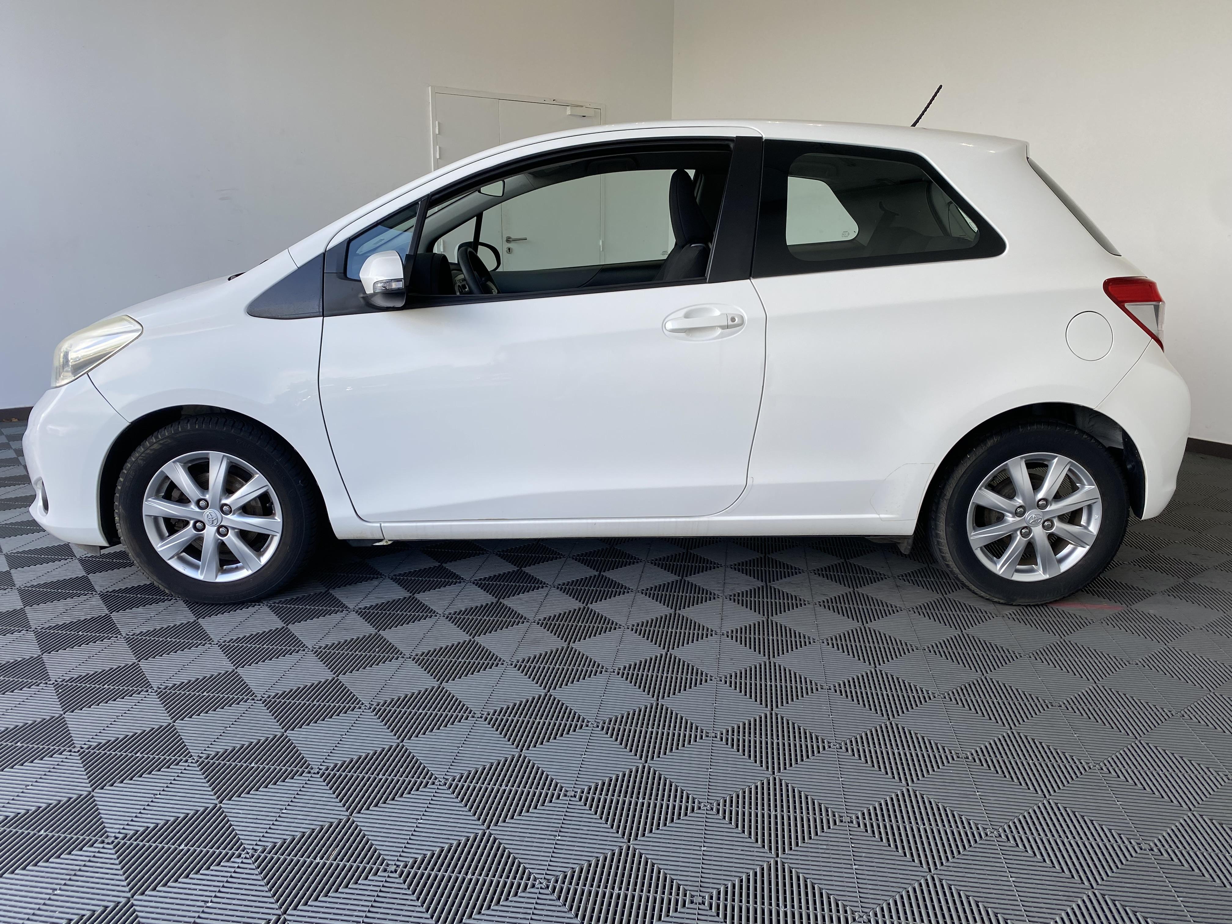 TOYOTA Yaris 90 D-4D Dynamic - Véhicule Occasion - Océane Auto TOYOTA Yaris 90 D-4D Dynamic - Véhicule Occasion Océane Auto