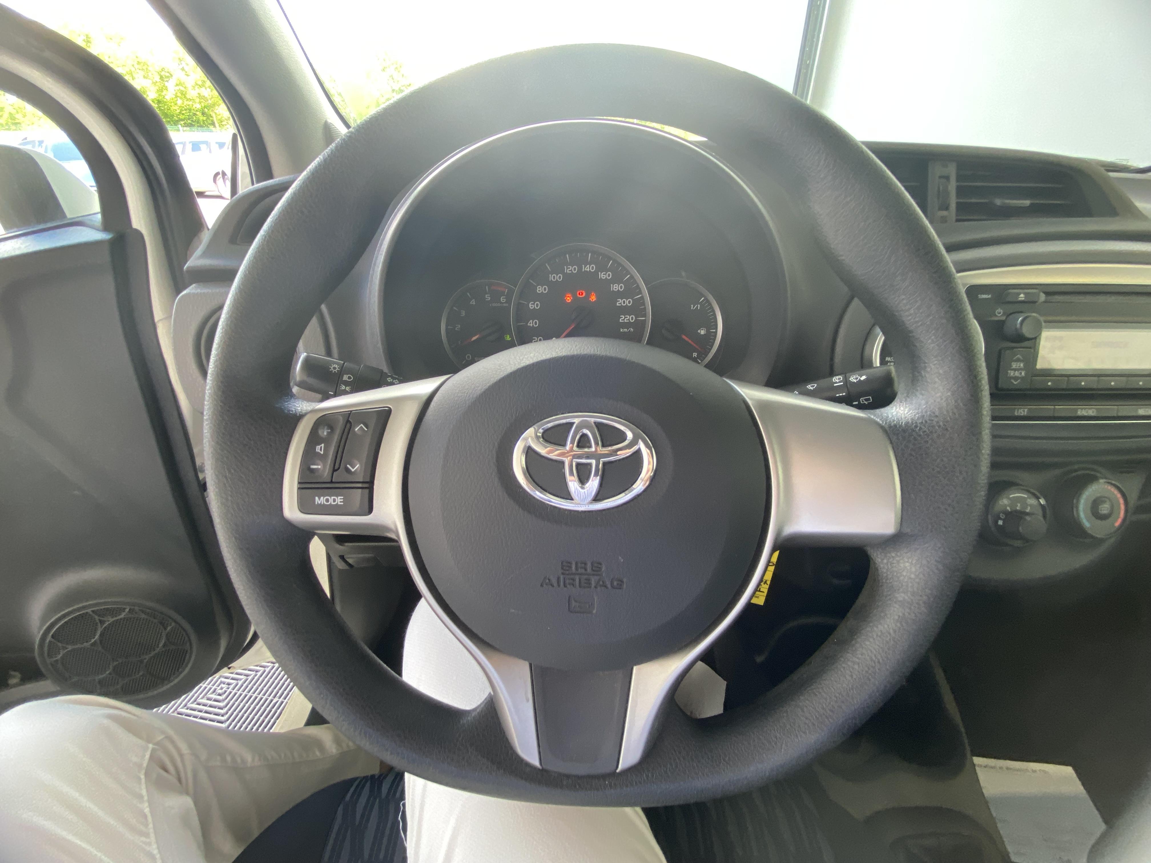 TOYOTA Yaris 90 D-4D Dynamic - Véhicule Occasion - Océane Auto TOYOTA Yaris 90 D-4D Dynamic - Véhicule Occasion Océane Auto