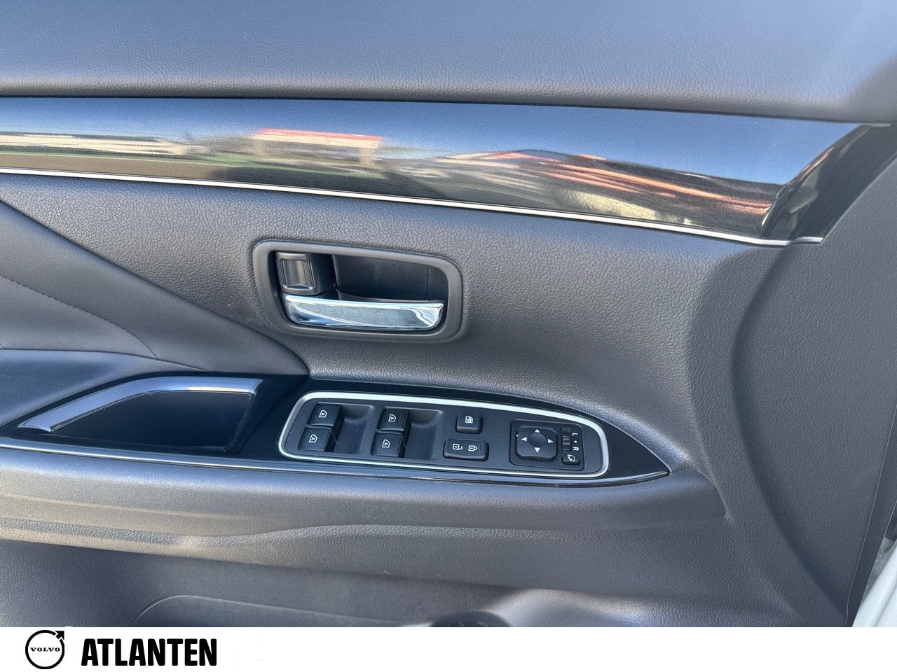 MITSUBISHI Outlander 2.4l PHEV Twin Motor 4WD Business - Véhicule Occasion - Océane Auto MITSUBISHI Outlander 2.4l PHEV Twin Motor 4WD Business - Véhicule Occasion Océane Auto