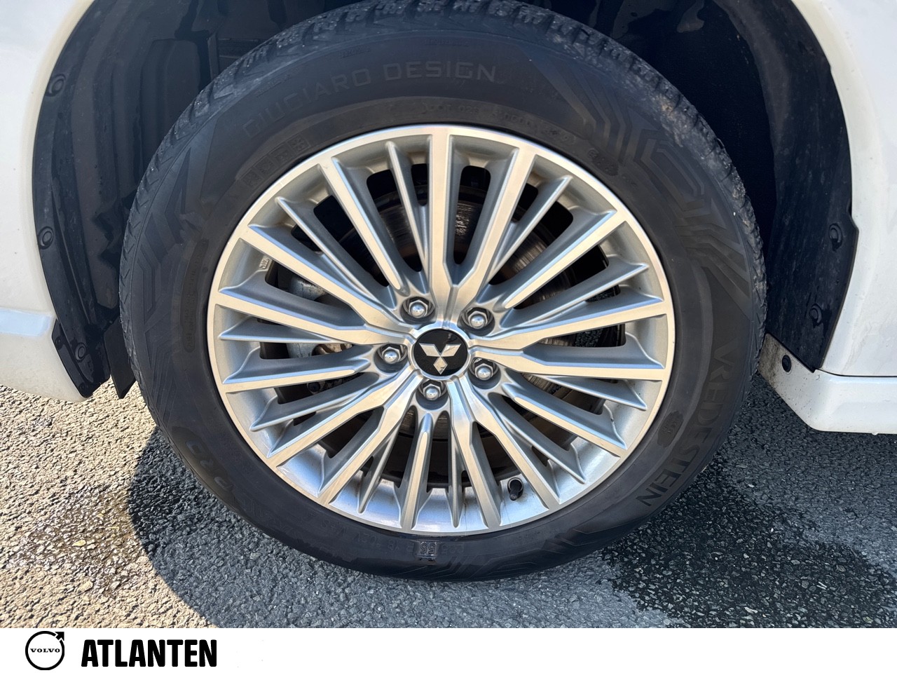 MITSUBISHI Outlander 2.4l PHEV Twin Motor 4WD Business - Véhicule Occasion - Océane Auto MITSUBISHI Outlander 2.4l PHEV Twin Motor 4WD Business - Véhicule Occasion Océane Auto