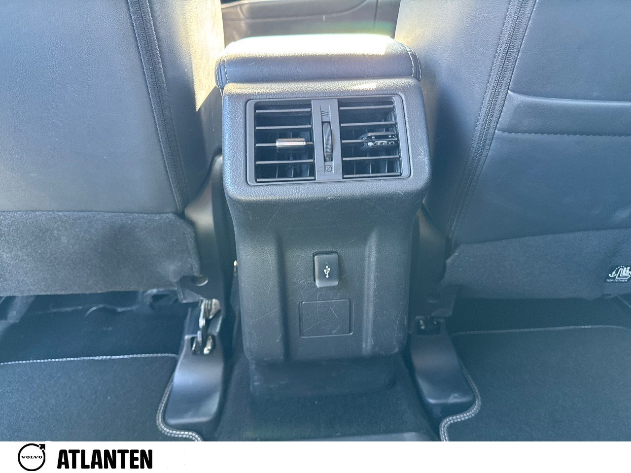 MITSUBISHI Outlander 2.4l PHEV Twin Motor 4WD Business - Véhicule Occasion - Océane Auto MITSUBISHI Outlander 2.4l PHEV Twin Motor 4WD Business - Véhicule Occasion Océane Auto