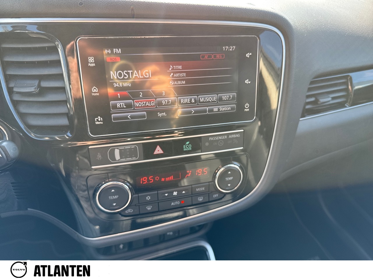 MITSUBISHI Outlander 2.4l PHEV Twin Motor 4WD Business - Véhicule Occasion - Océane Auto MITSUBISHI Outlander 2.4l PHEV Twin Motor 4WD Business - Véhicule Occasion Océane Auto