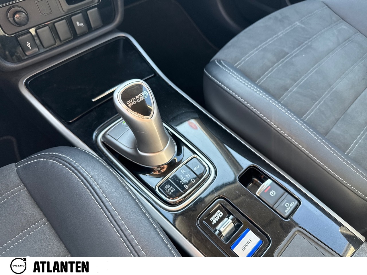 MITSUBISHI Outlander 2.4l PHEV Twin Motor 4WD Business - Véhicule Occasion - Océane Auto MITSUBISHI Outlander 2.4l PHEV Twin Motor 4WD Business - Véhicule Occasion Océane Auto