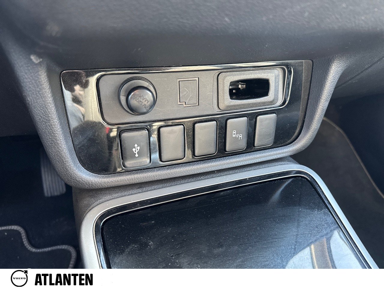 MITSUBISHI Outlander 2.4l PHEV Twin Motor 4WD Business - Véhicule Occasion - Océane Auto MITSUBISHI Outlander 2.4l PHEV Twin Motor 4WD Business - Véhicule Occasion Océane Auto