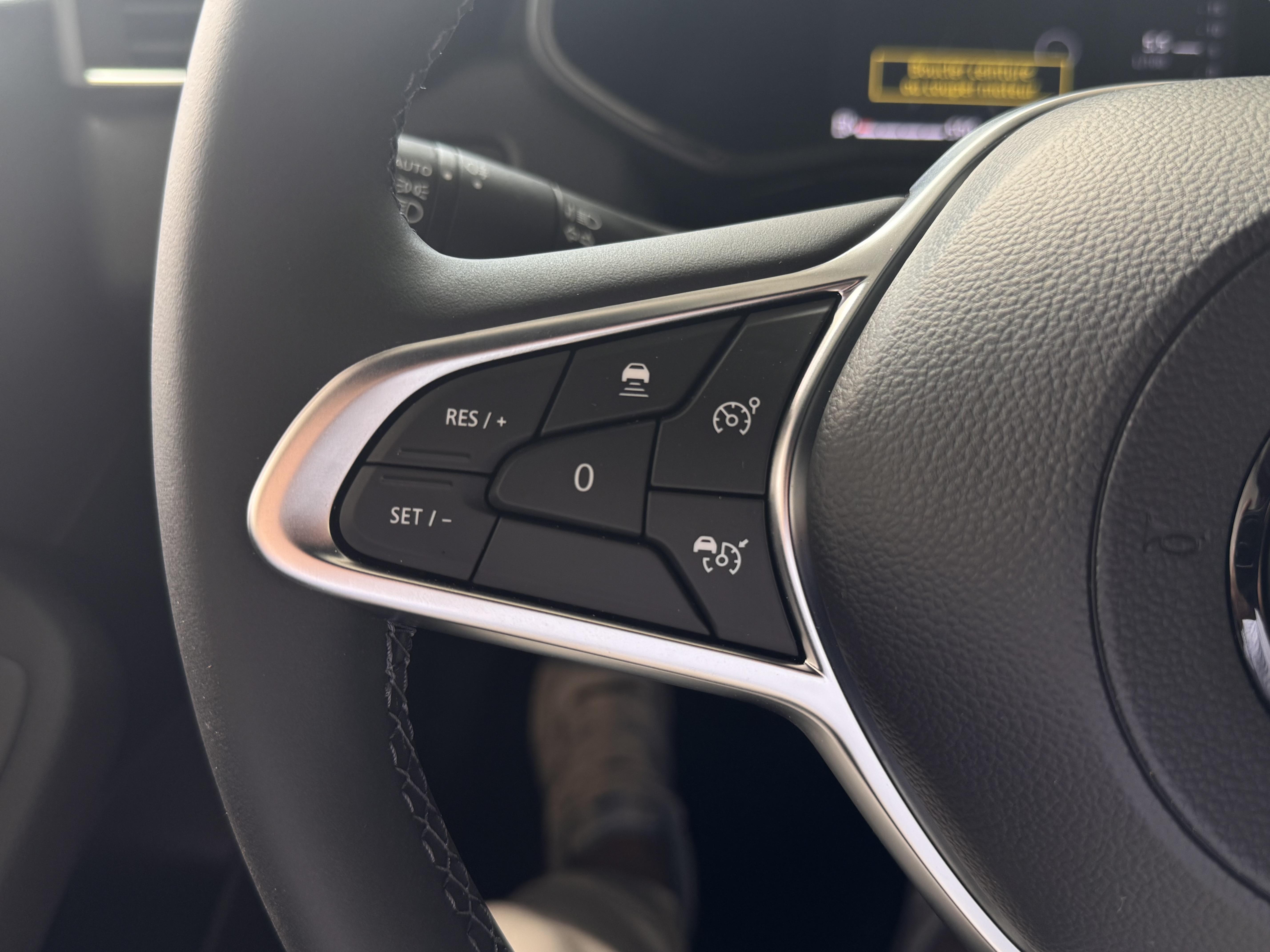 MITSUBISHI Colt 1.6 MPI HEV 143 Intense - Véhicule Occasion - Océane Auto MITSUBISHI Colt 1.6 MPI HEV 143 Intense - Véhicule Occasion Océane Auto