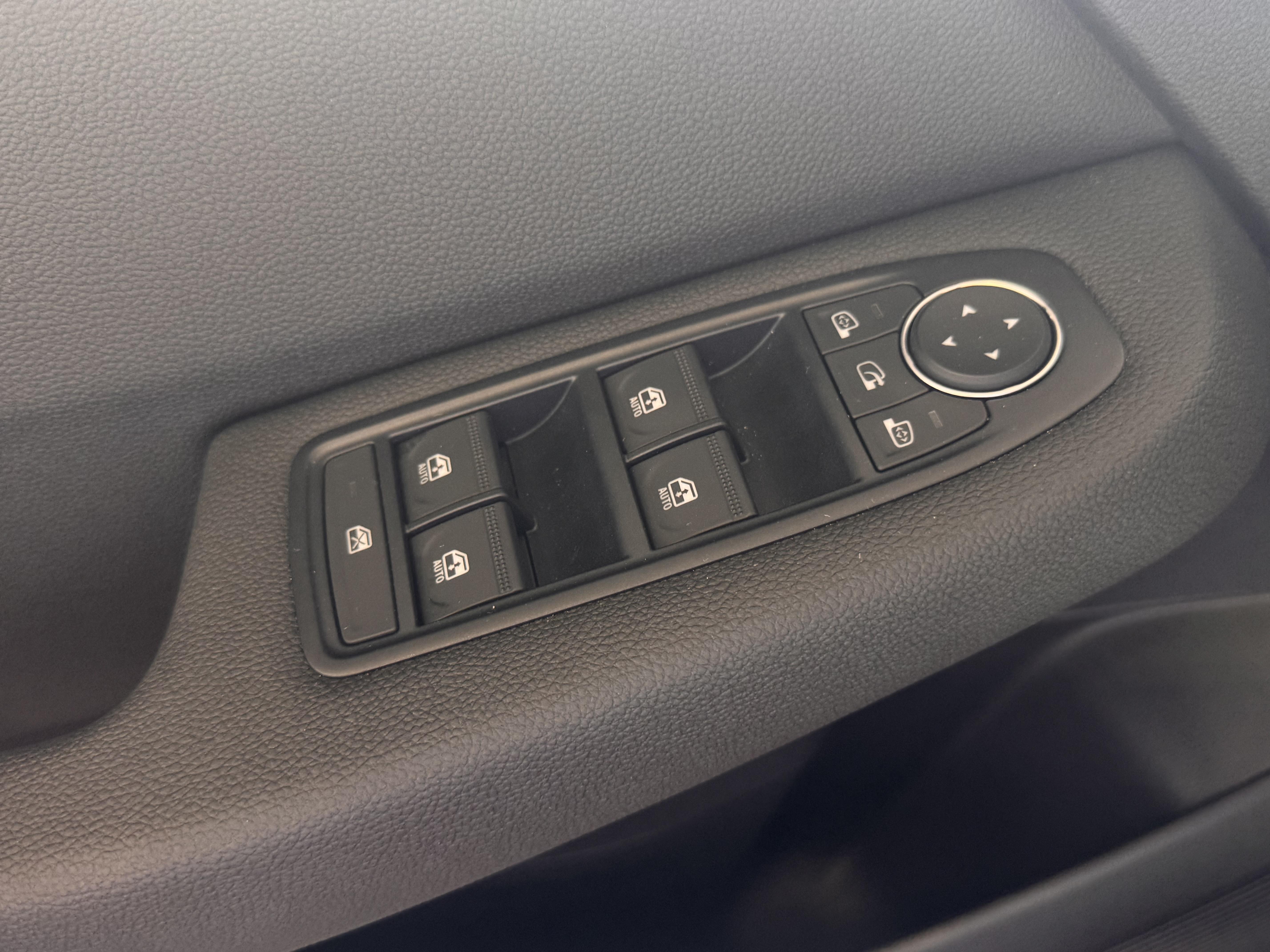 MITSUBISHI Colt 1.6 MPI HEV 143 Intense - Véhicule Occasion - Océane Auto MITSUBISHI Colt 1.6 MPI HEV 143 Intense - Véhicule Occasion Océane Auto