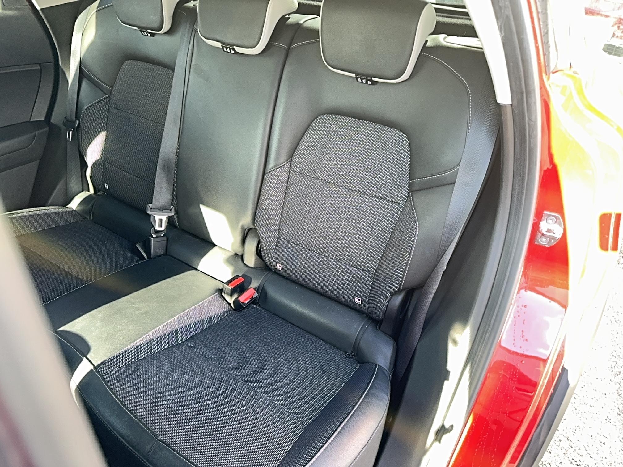 RENAULT Captur TCe 90 - 21 Zen - Véhicule Occasion - Océane Auto RENAULT Captur TCe 90 - 21 Zen - Véhicule Occasion Océane Auto