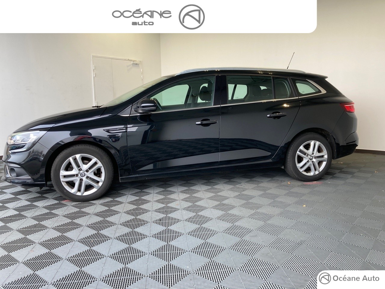 RENAULT MEGANE IV ESTATE BUSINESS Mégane IV Estate Blue dCi 115 - Véhicule Occasion - Océane Auto RENAULT MEGANE IV ESTATE BUSINESS Mégane IV Estate Blue dCi 115 - Véhicule Occasion Océane Auto