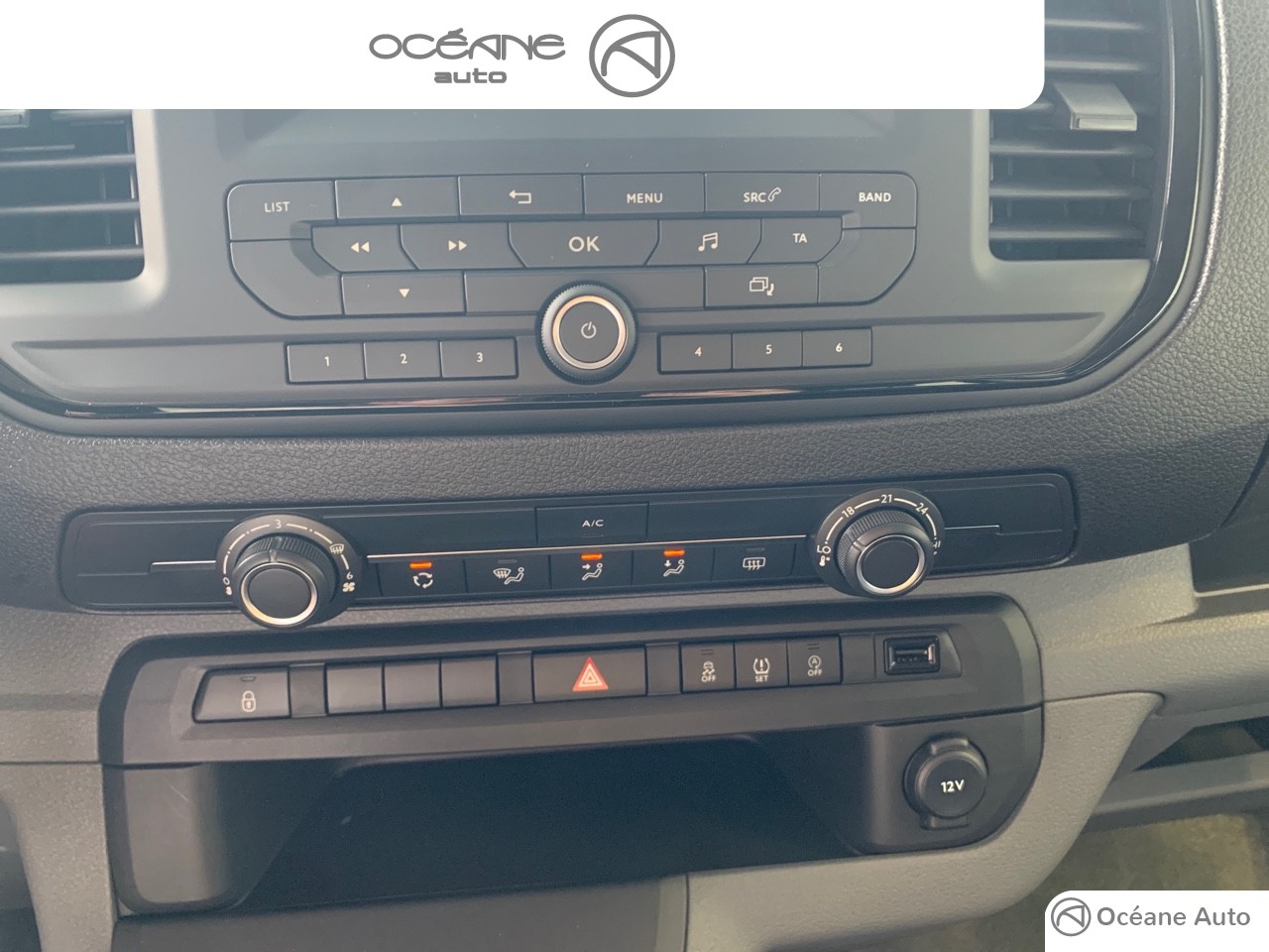 OPEL VIVARO COMBI Vivaro Combi L3 1.5 Diesel 120 ch - Véhicule Occasion - Océane Auto OPEL VIVARO COMBI Vivaro Combi L3 1.5 Diesel 120 ch - Véhicule Occasion Océane Auto