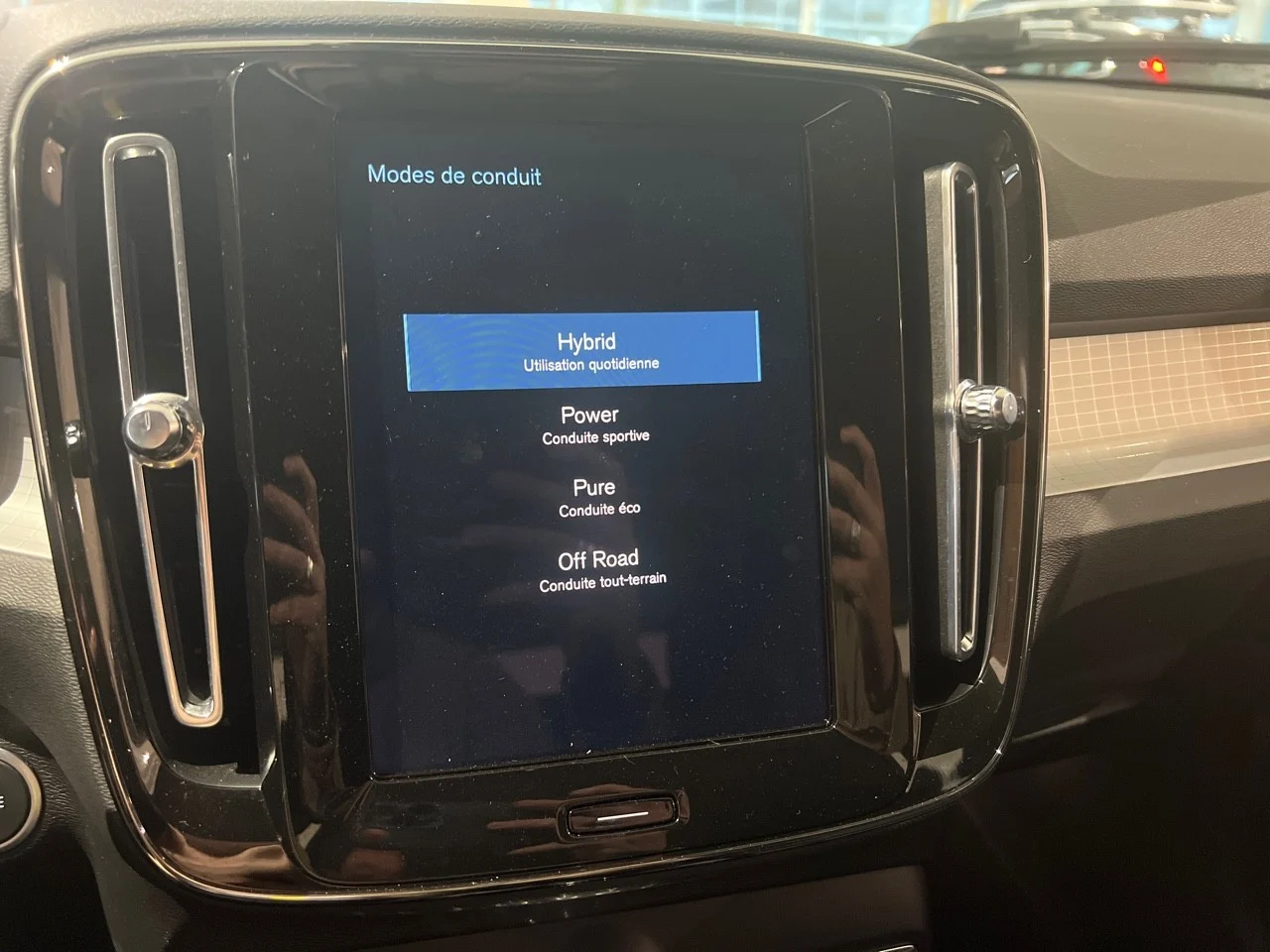 VOLVO XC40 BUSINESS XC40 T4 Recharge 129+82 ch DCT7 - Véhicule Occasion - Océane Auto VOLVO XC40 BUSINESS XC40 T4 Recharge 129+82 ch DCT7 - Véhicule Occasion Océane Auto