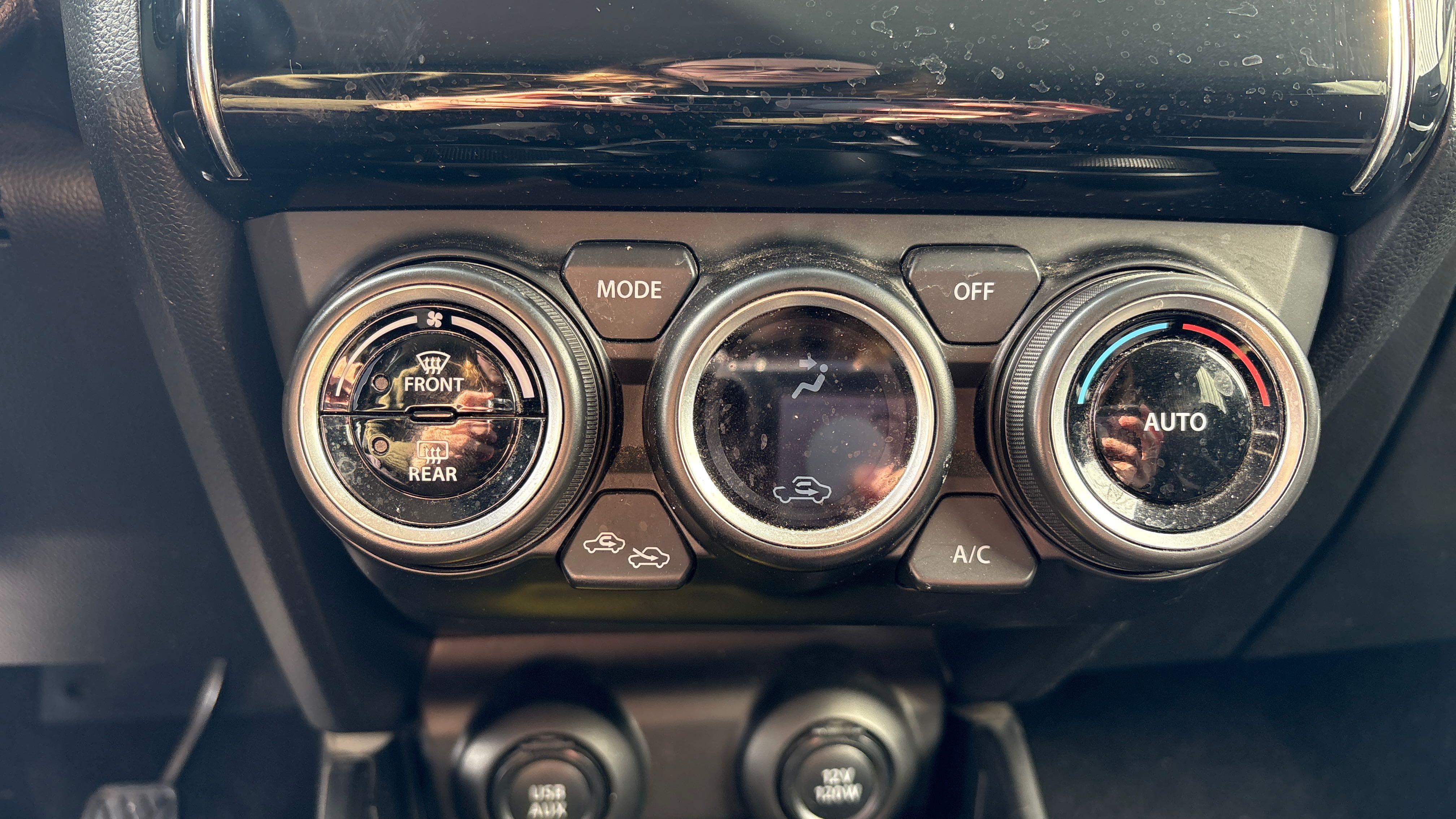 SUZUKI Swift 1.2 Dualjet Hybrid SHVS Pack - Véhicule Occasion - Océane Auto SUZUKI Swift 1.2 Dualjet Hybrid SHVS Pack - Véhicule Occasion Océane Auto