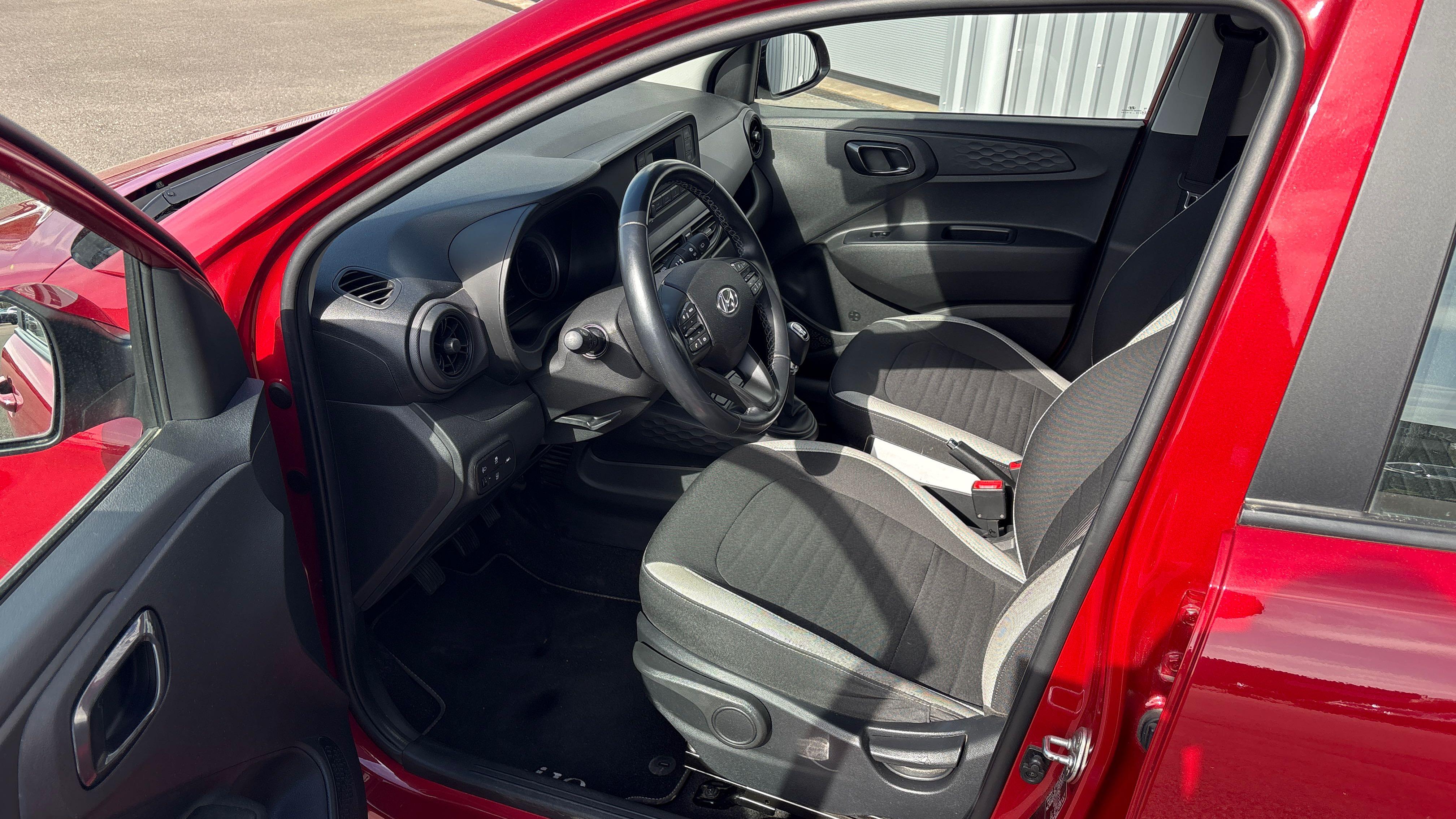 HYUNDAI i10 1.0 67 ECO Intuitive - Véhicule Occasion Océane Auto