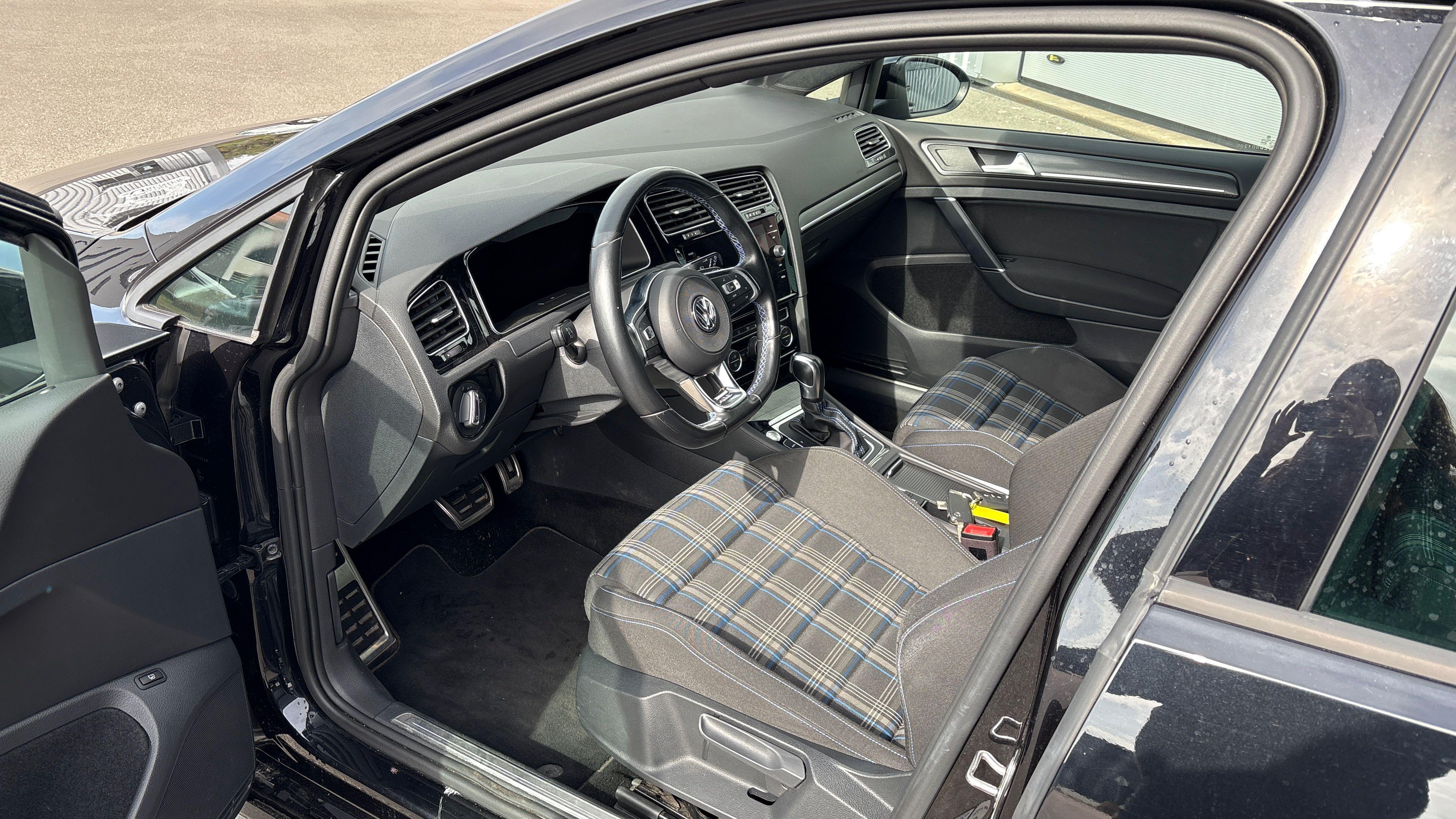 VOLKSWAGEN Golf Hybride Rechargeable 1.4 TSI 204 DSG6 GTE - Véhicule Occasion Océane Auto