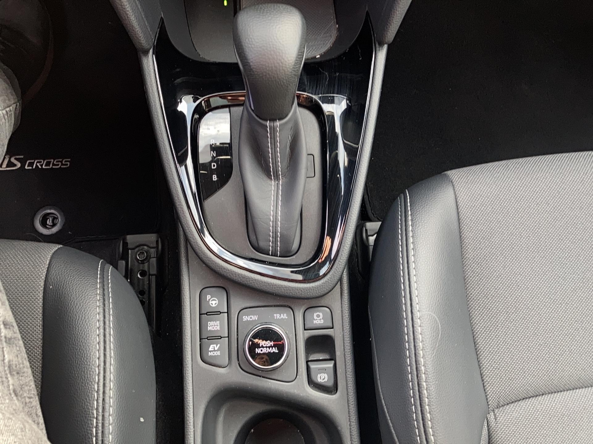 TOYOTA Yaris Cross Hybride 130h AWD-i Premiere - Véhicule Occasion - Océane Auto TOYOTA Yaris Cross Hybride 130h AWD-i Premiere - Véhicule Occasion Océane Auto