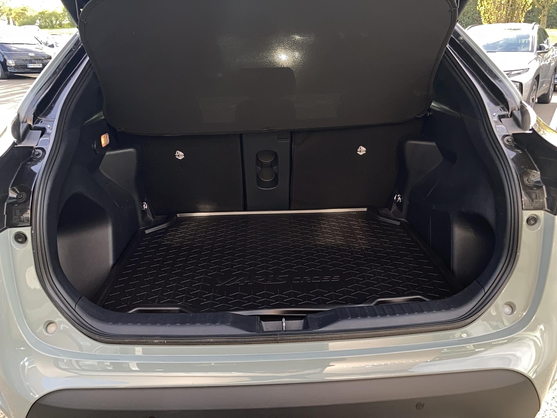 TOYOTA Yaris Cross Hybride 130h AWD-i Premiere - Véhicule Occasion - Océane Auto TOYOTA Yaris Cross Hybride 130h AWD-i Premiere - Véhicule Occasion Océane Auto