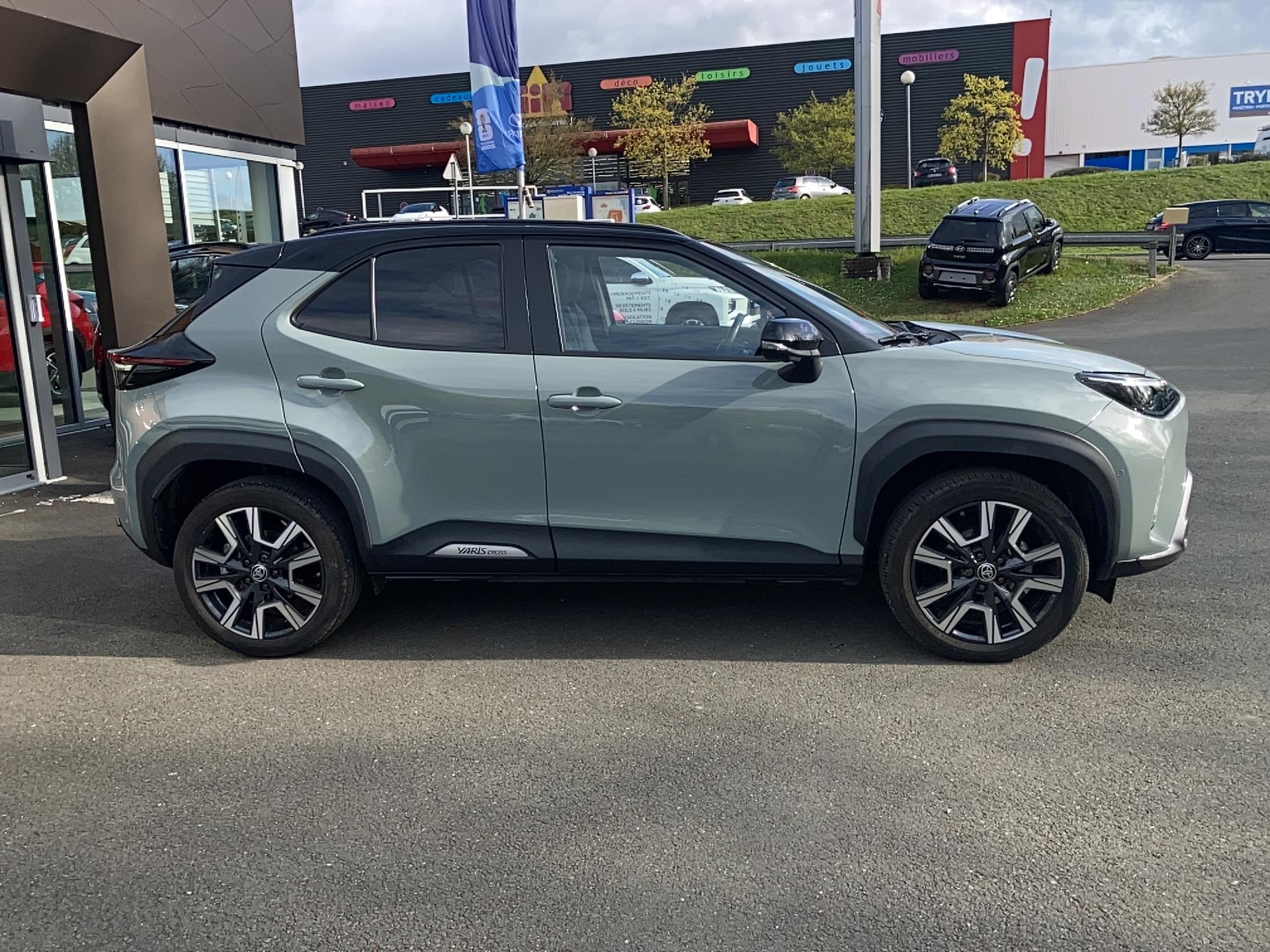 TOYOTA Yaris Cross Hybride 130h AWD-i Premiere - Véhicule Occasion - Océane Auto TOYOTA Yaris Cross Hybride 130h AWD-i Premiere - Véhicule Occasion Océane Auto