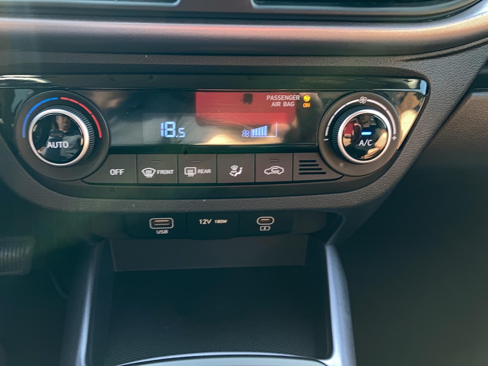 HYUNDAI i10 1.0 67 BVR Creative - Véhicule Occasion - Océane Auto HYUNDAI i10 1.0 67 BVR Creative - Véhicule Occasion Océane Auto