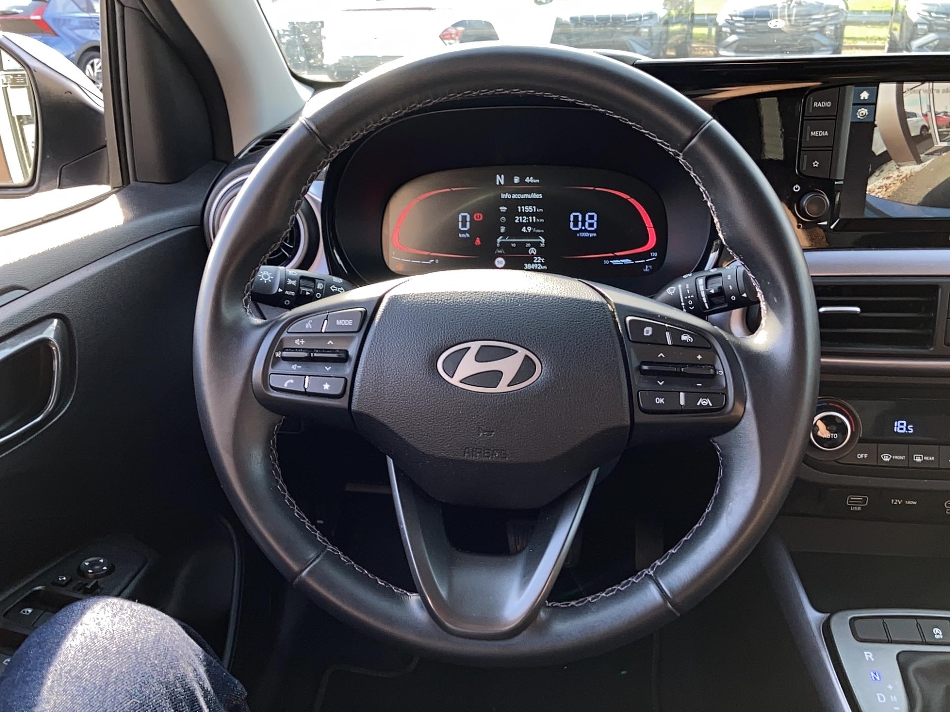 HYUNDAI i10 1.0 67 BVR Creative - Véhicule Occasion - Océane Auto HYUNDAI i10 1.0 67 BVR Creative - Véhicule Occasion Océane Auto