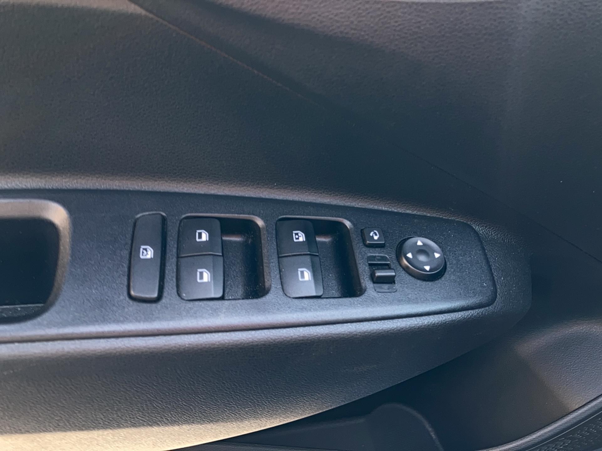 HYUNDAI i10 1.0 67 BVR Creative - Véhicule Occasion - Océane Auto HYUNDAI i10 1.0 67 BVR Creative - Véhicule Occasion Océane Auto