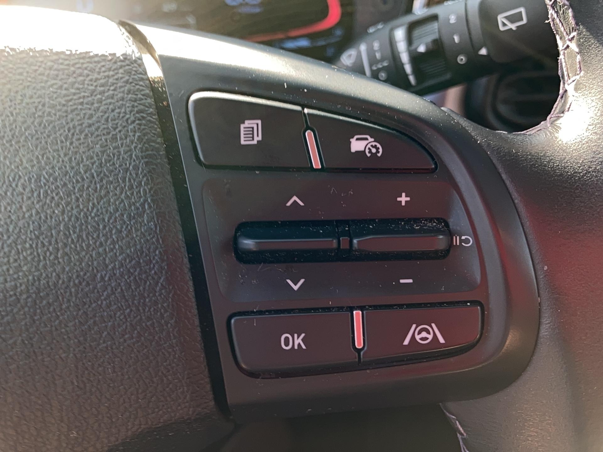 HYUNDAI i10 1.0 67 BVR Creative - Véhicule Occasion - Océane Auto HYUNDAI i10 1.0 67 BVR Creative - Véhicule Occasion Océane Auto