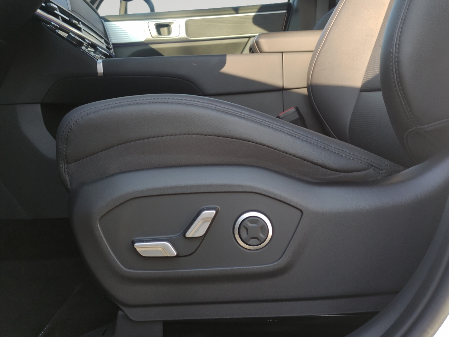 HYUNDAI Santa Fe 1.6 T-GDi Plug-in 253 HTRAC BVA6 Executive - Véhicule Occasion - Océane Auto HYUNDAI Santa Fe 1.6 T-GDi Plug-in 253 HTRAC BVA6 Executive - Véhicule Occasion Océane Auto