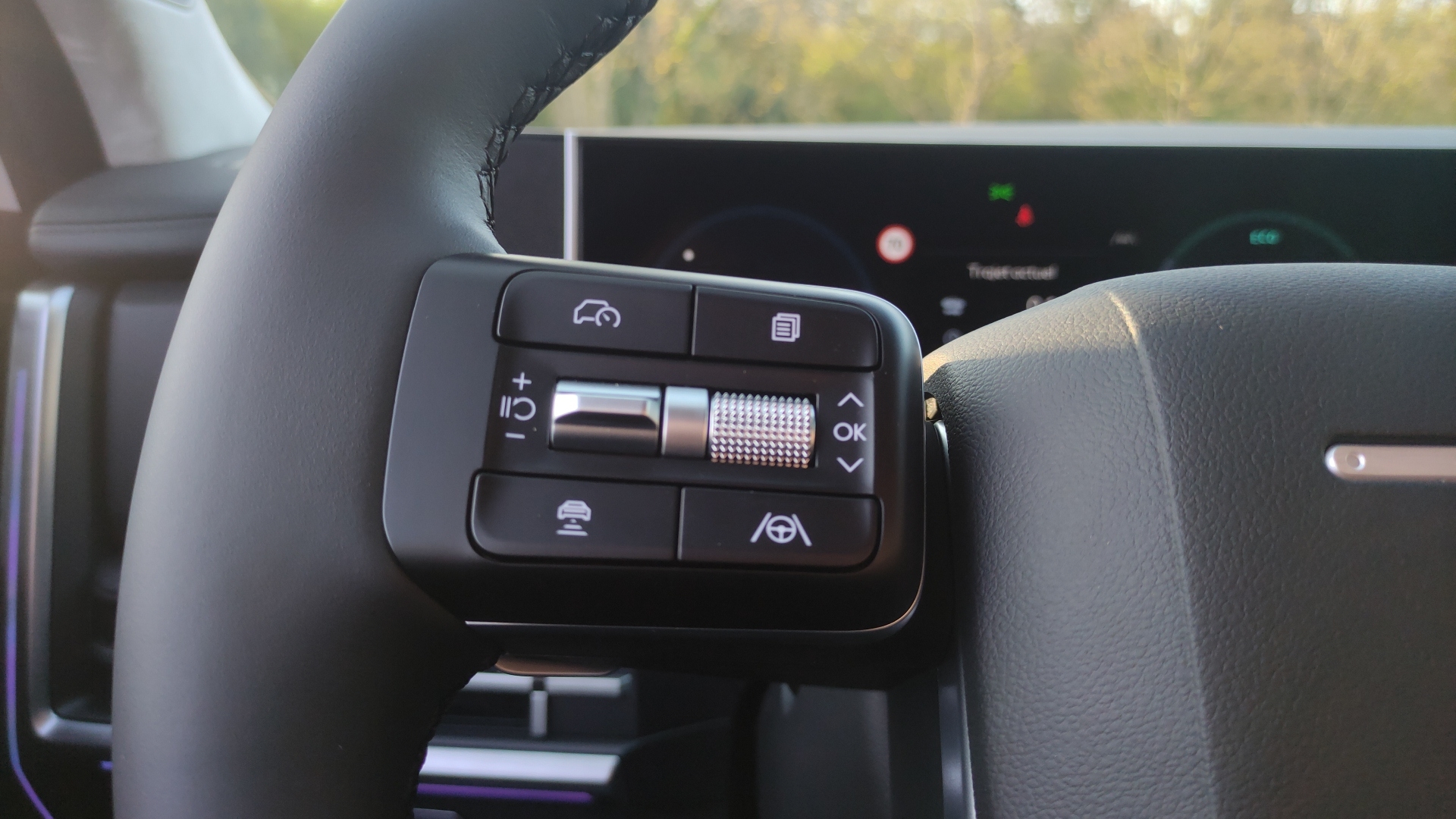 HYUNDAI Santa Fe 1.6 T-GDi Plug-in 253 HTRAC BVA6 Executive - Véhicule Occasion - Océane Auto HYUNDAI Santa Fe 1.6 T-GDi Plug-in 253 HTRAC BVA6 Executive - Véhicule Occasion Océane Auto