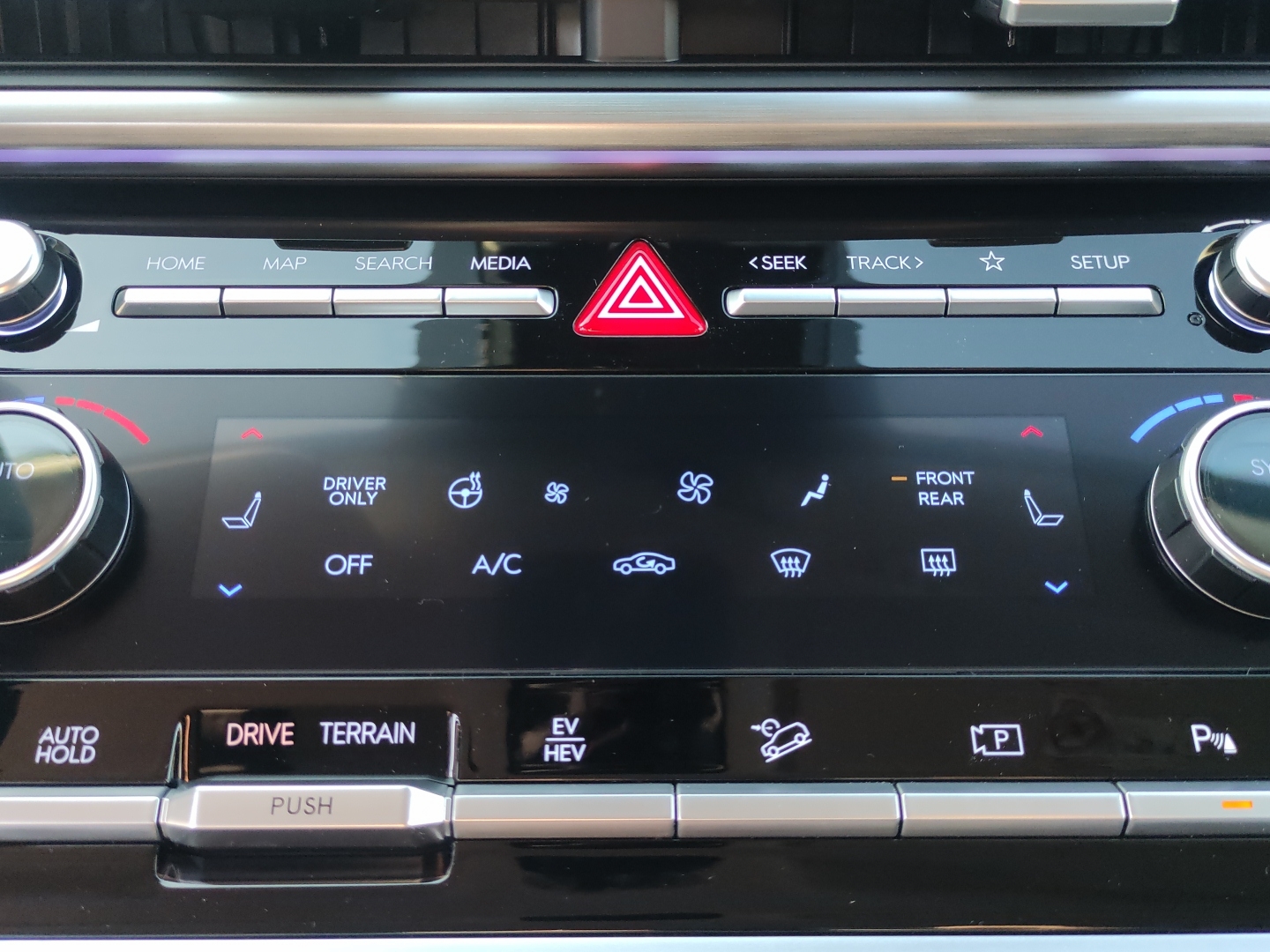 HYUNDAI Santa Fe 1.6 T-GDi Plug-in 253 HTRAC BVA6 Executive - Véhicule Occasion - Océane Auto HYUNDAI Santa Fe 1.6 T-GDi Plug-in 253 HTRAC BVA6 Executive - Véhicule Occasion Océane Auto