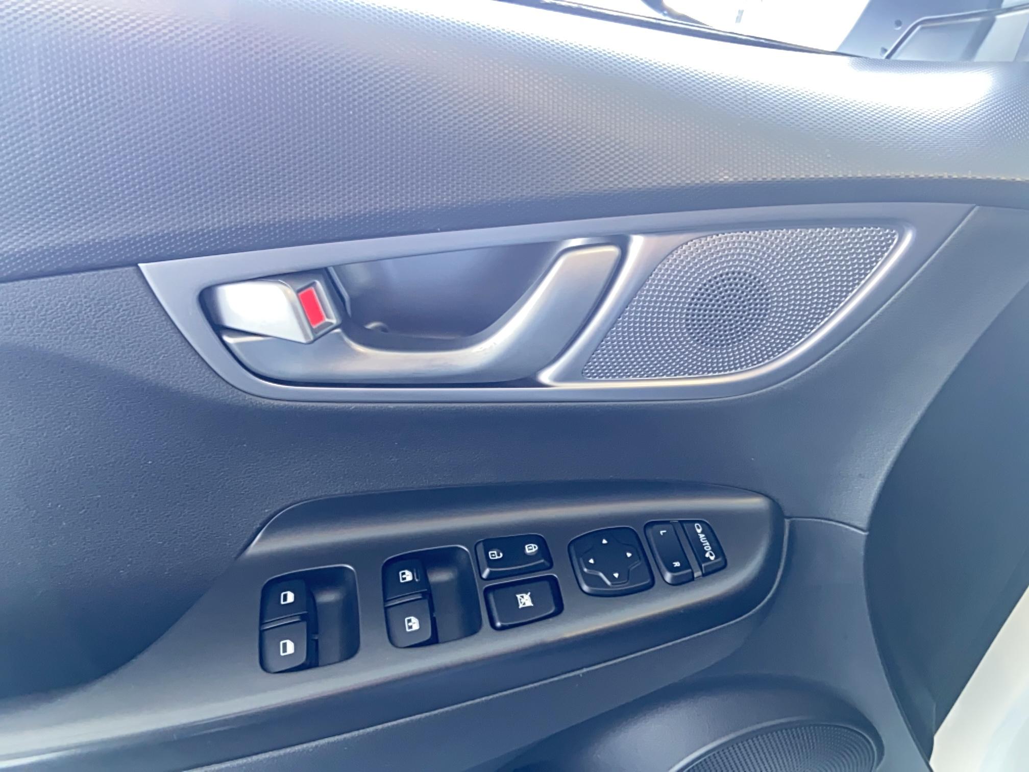 HYUNDAI Kona Electrique 39 kWh - 136 ch Business - Véhicule Occasion - Océane Auto HYUNDAI Kona Electrique 39 kWh - 136 ch Business - Véhicule Occasion Océane Auto