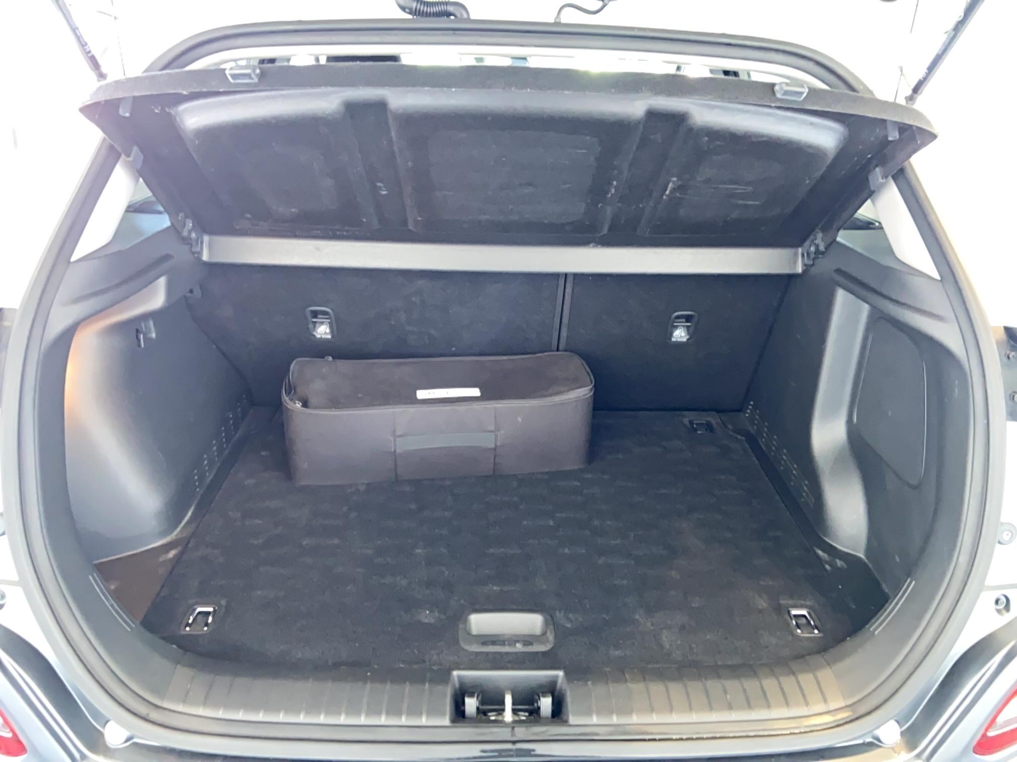 HYUNDAI Kona Electrique 39 kWh - 136 ch Business - Véhicule Occasion - Océane Auto HYUNDAI Kona Electrique 39 kWh - 136 ch Business - Véhicule Occasion Océane Auto