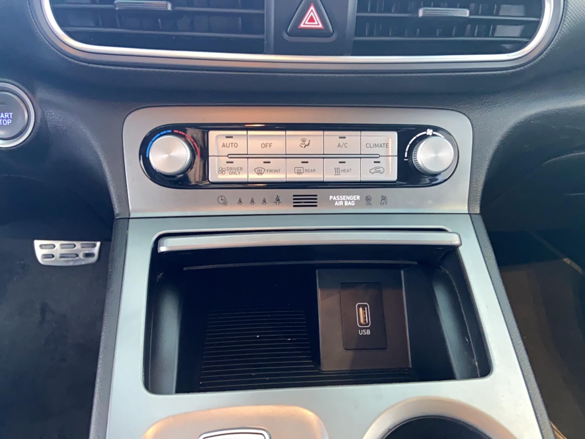 HYUNDAI Kona Electrique 39 kWh - 136 ch Business - Véhicule Occasion - Océane Auto HYUNDAI Kona Electrique 39 kWh - 136 ch Business - Véhicule Occasion Océane Auto