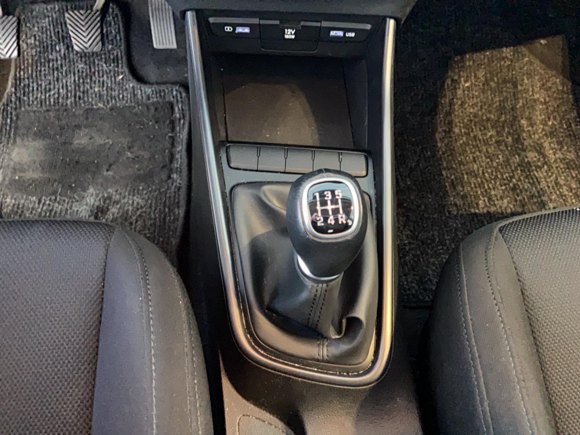 HYUNDAI Bayon 1.2 84 Initia - Véhicule Occasion - Océane Auto HYUNDAI Bayon 1.2 84 Initia - Véhicule Occasion Océane Auto